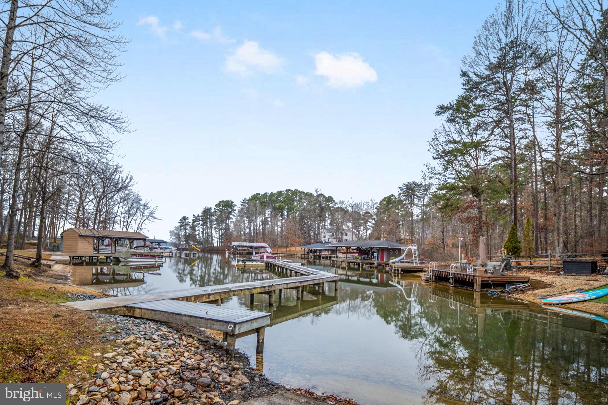 HORSESHOE COVE - Residential