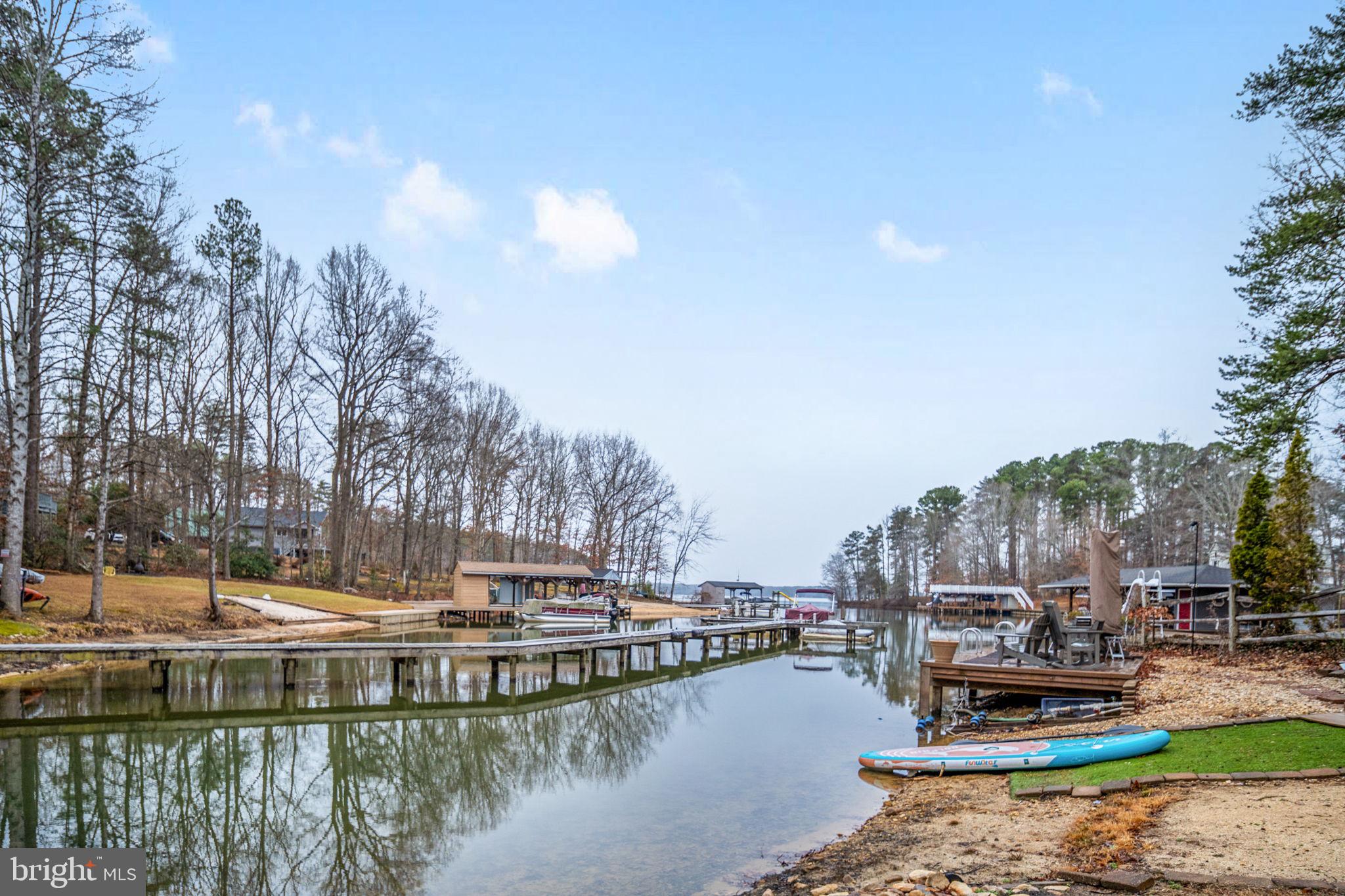 HORSESHOE COVE - Residential