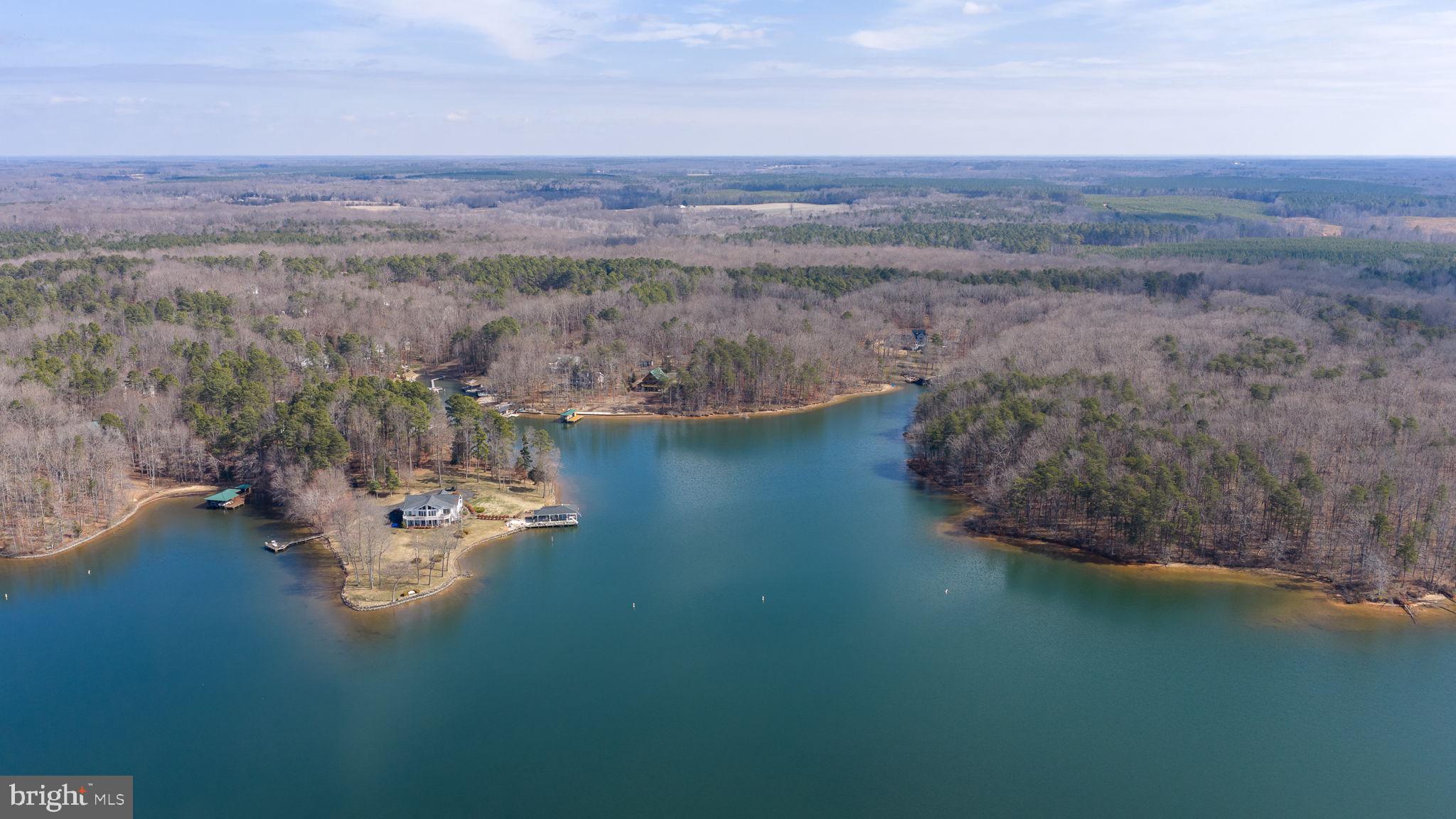 HORSESHOE COVE - Residential