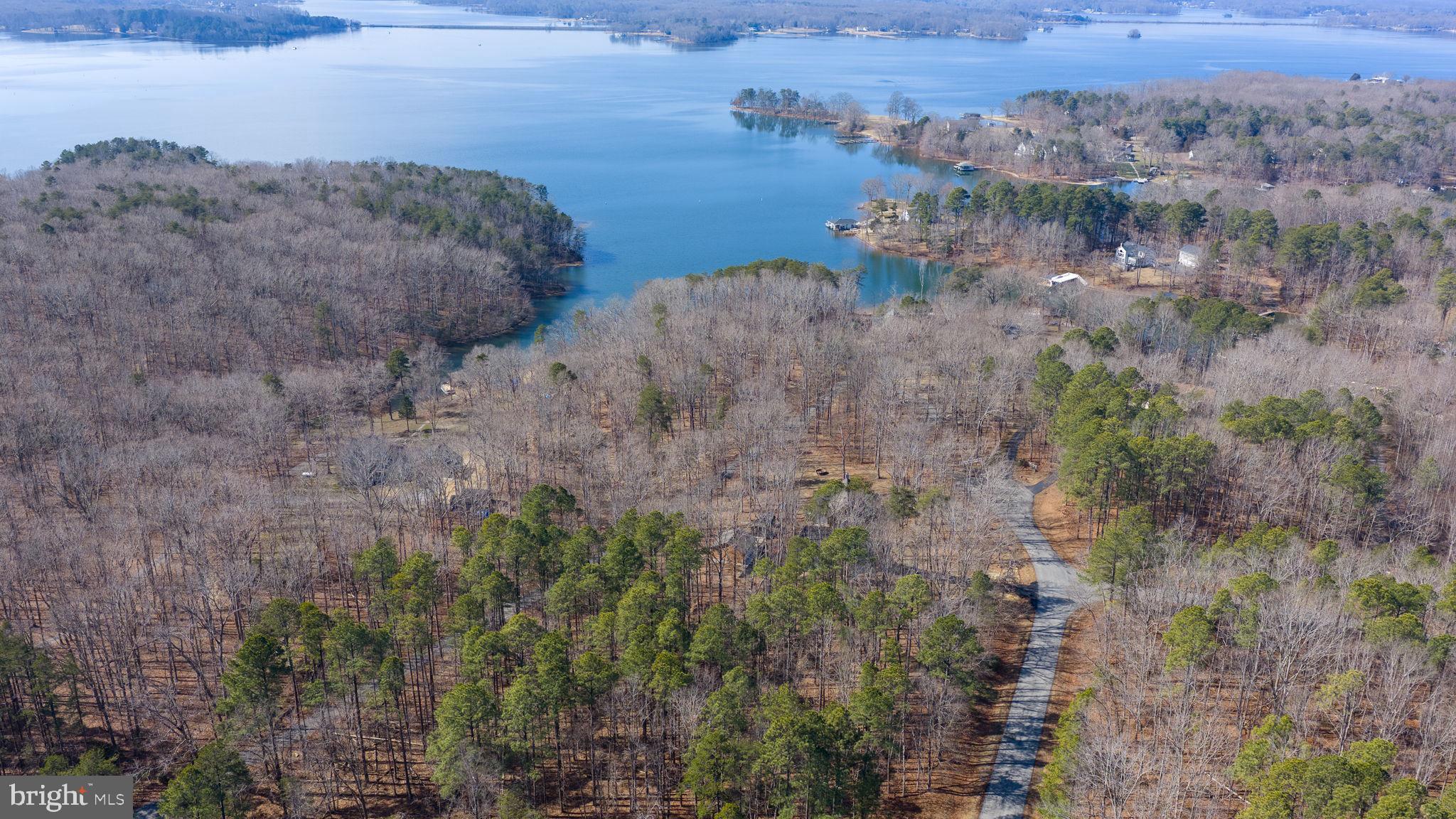 HORSESHOE COVE - Residential