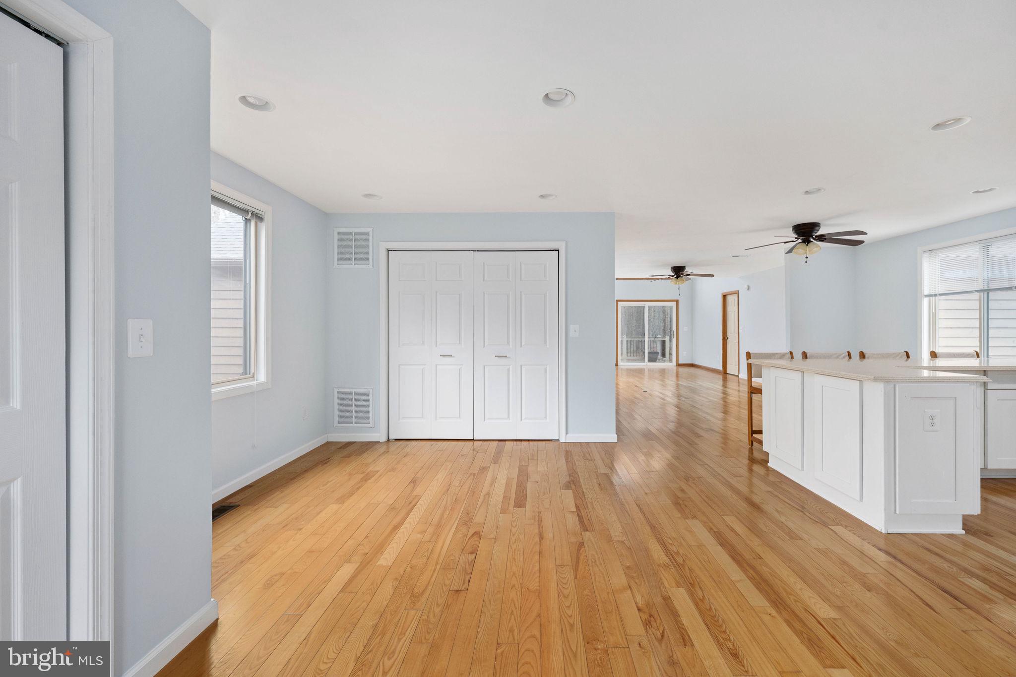 HORSESHOE COVE - Residential