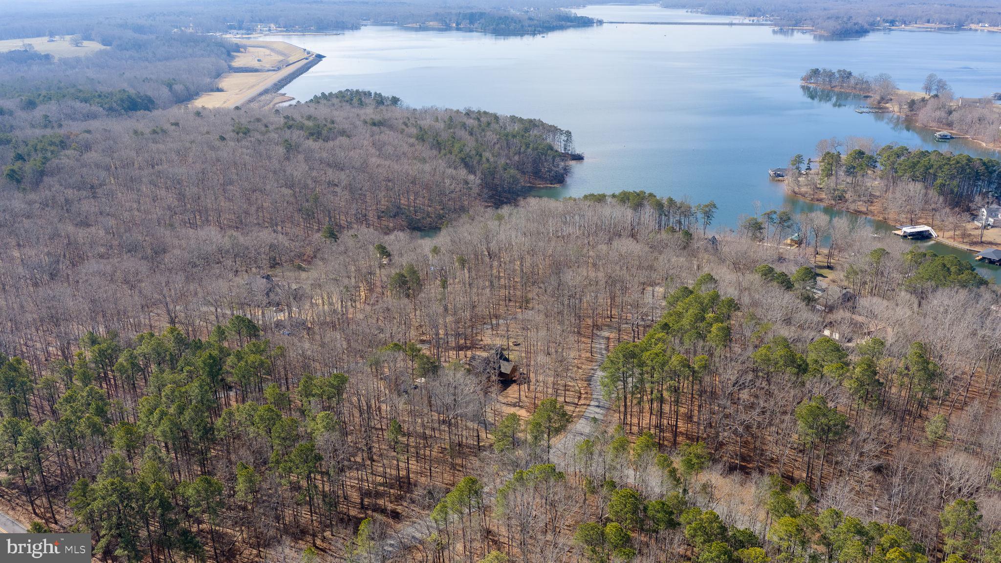 HORSESHOE COVE - Residential