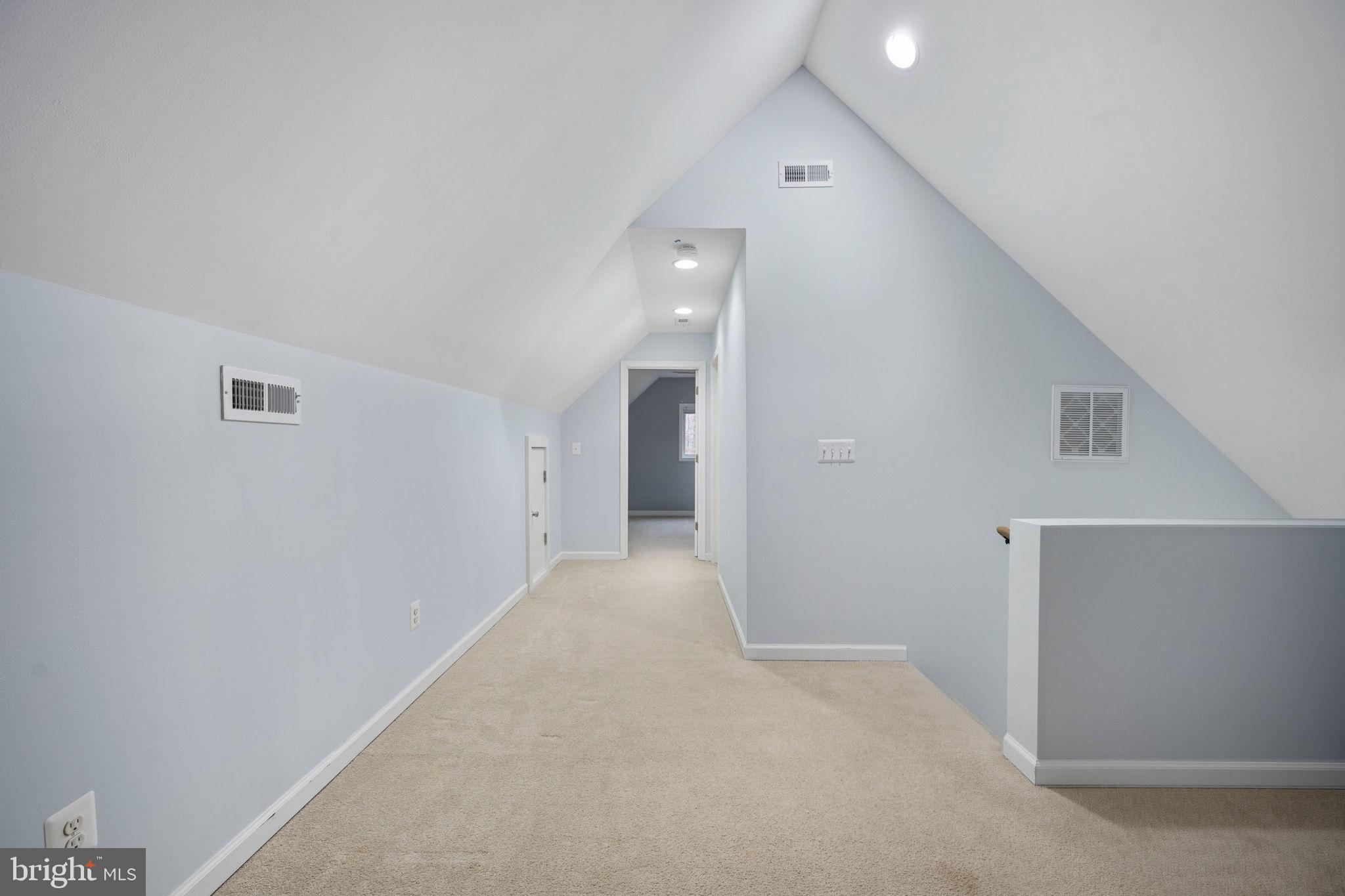 HORSESHOE COVE - Residential