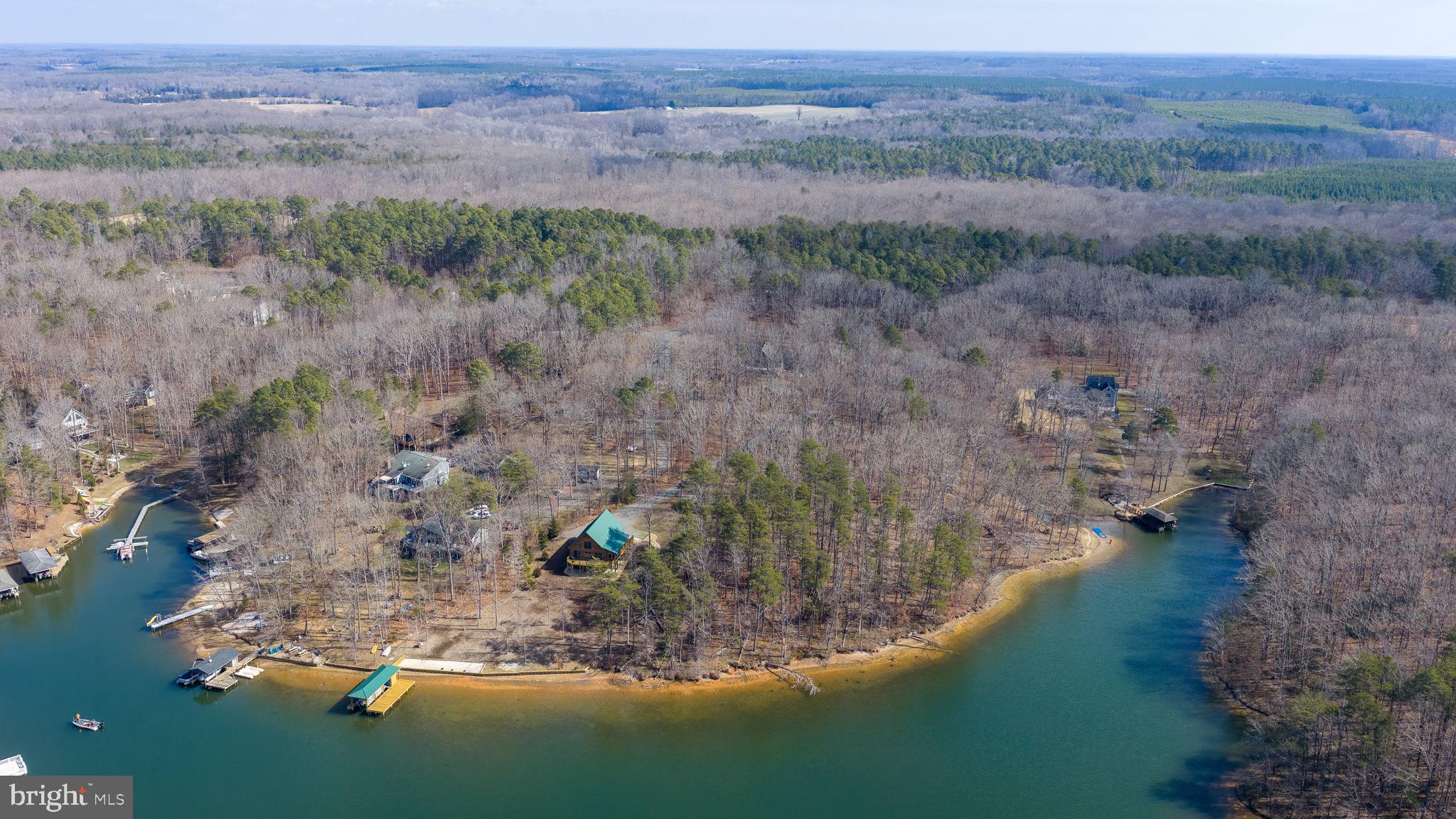 HORSESHOE COVE - Residential