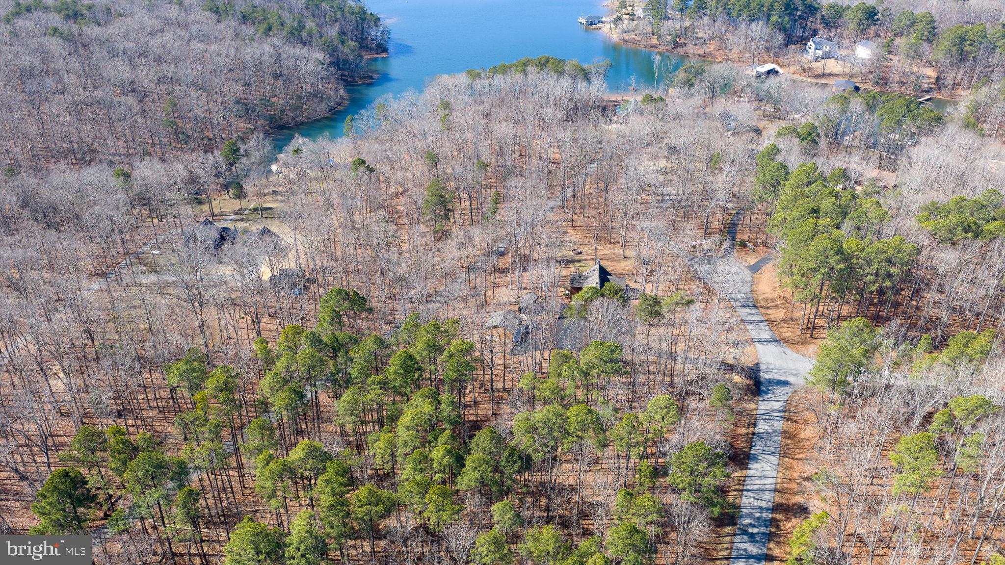 HORSESHOE COVE - Residential