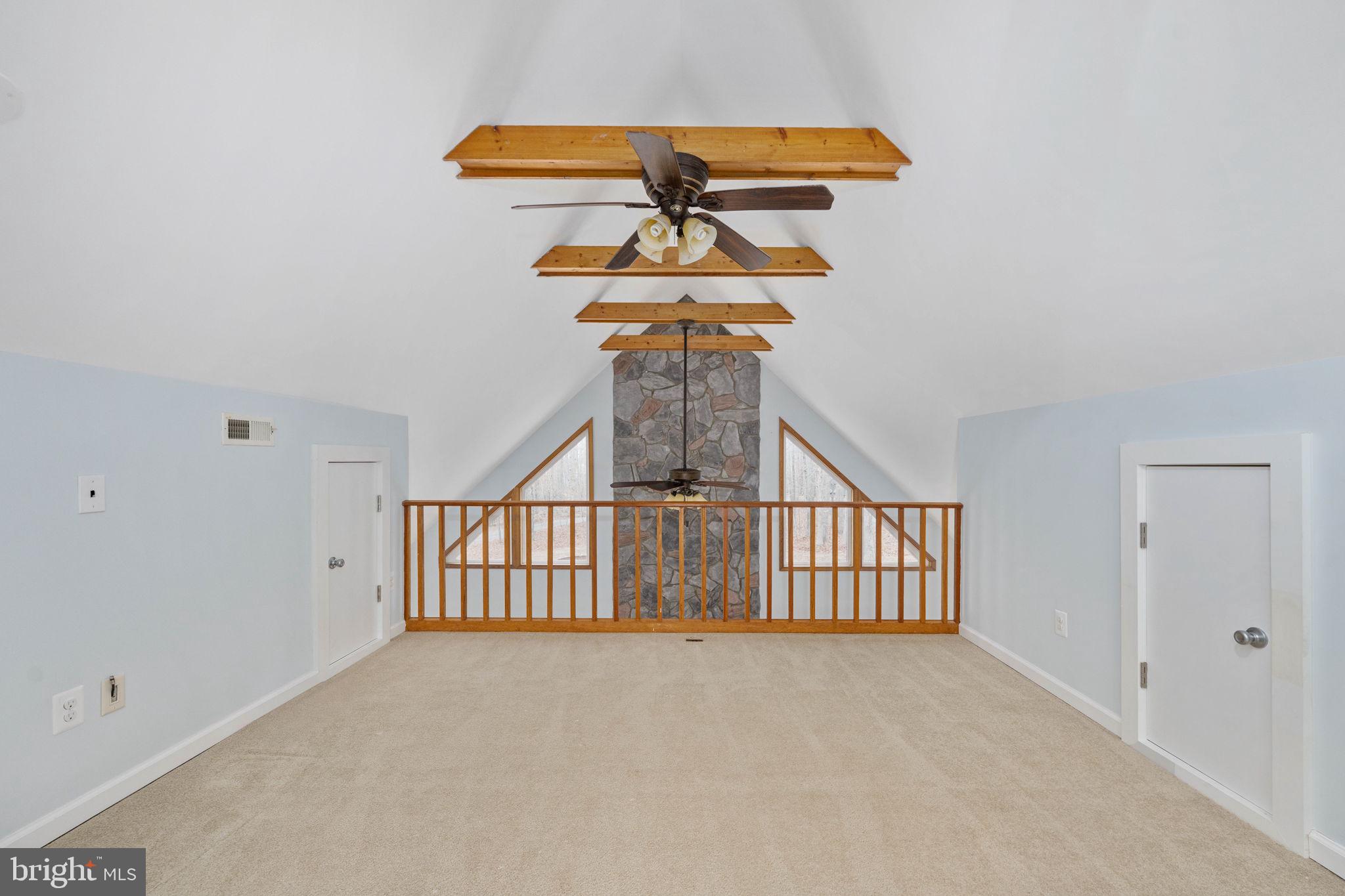 HORSESHOE COVE - Residential