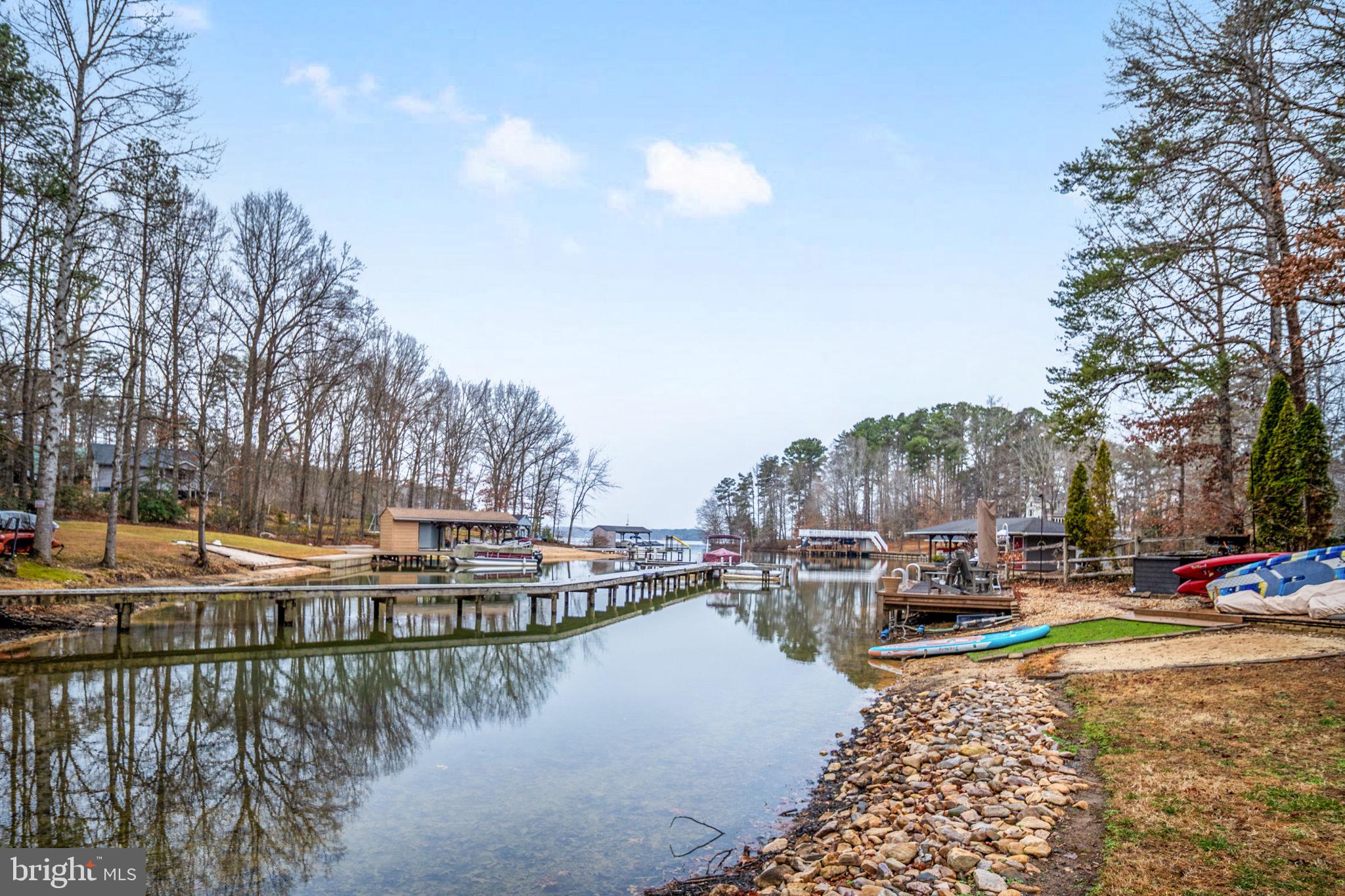 HORSESHOE COVE - Residential