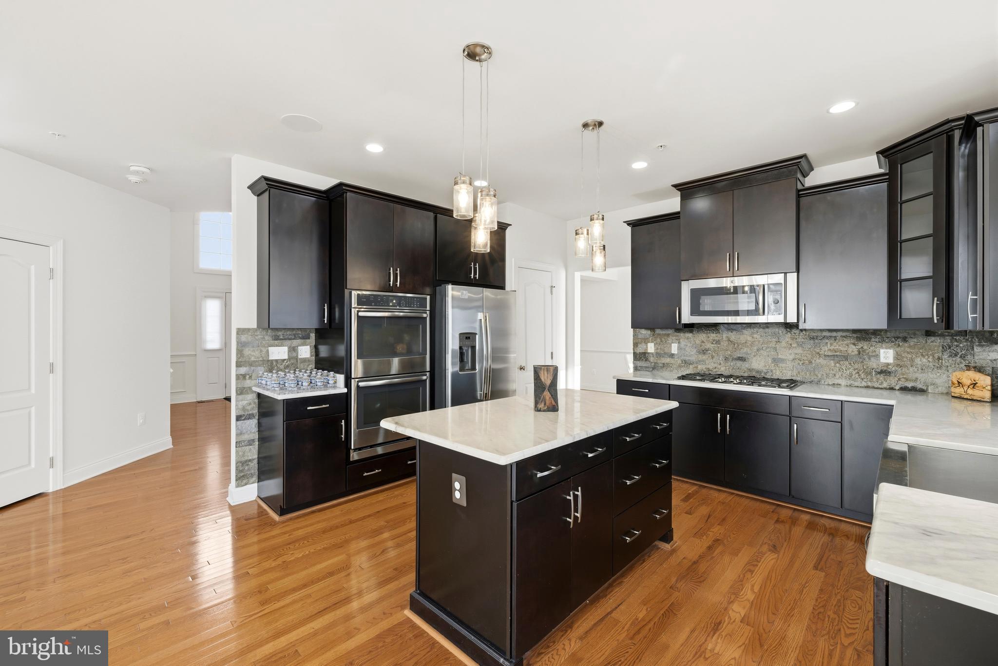 MARLBORO RIDGE - Residential