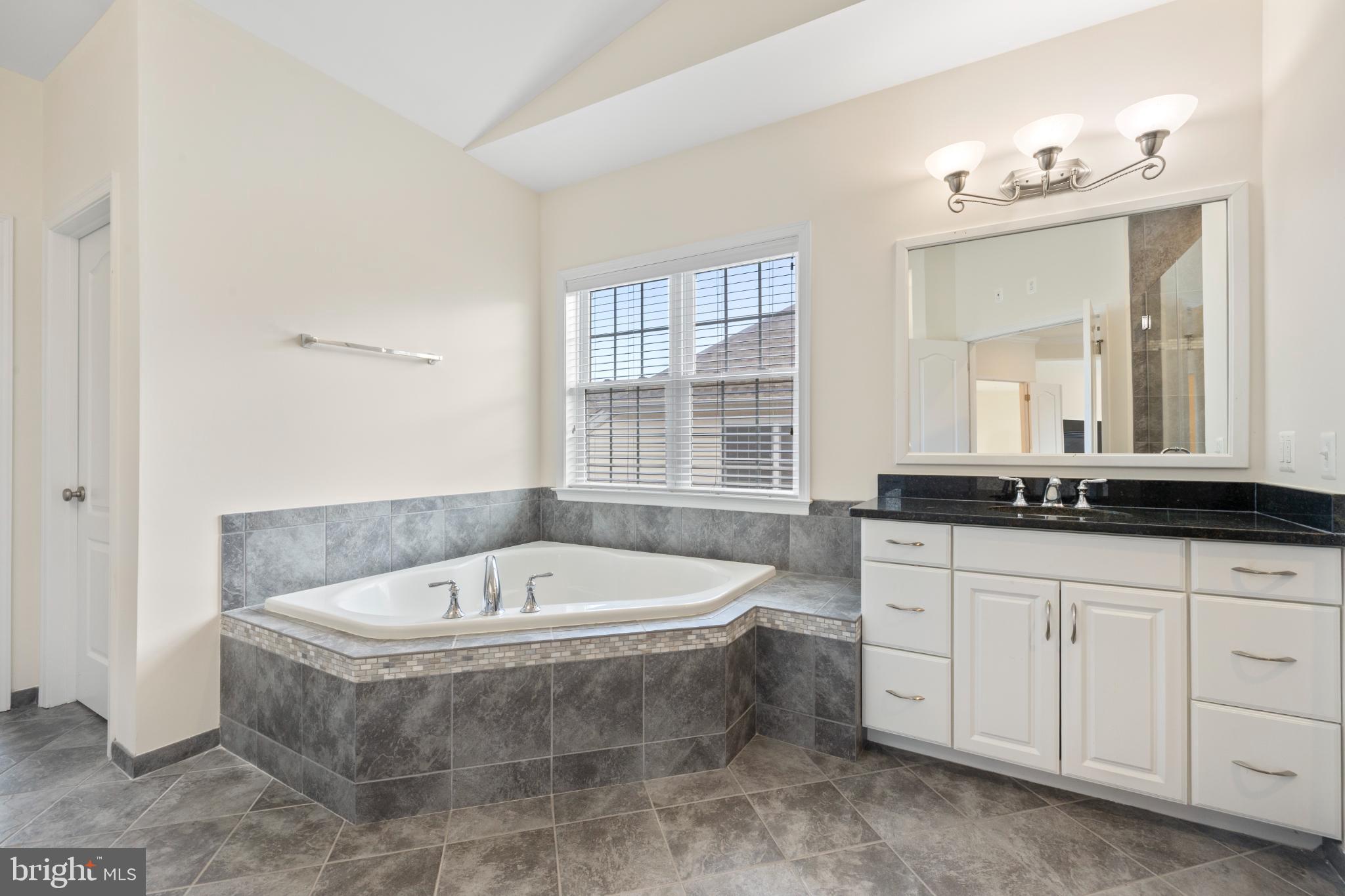 MARLBORO RIDGE - Residential