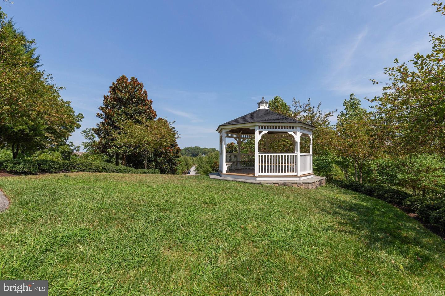 MARLBORO RIDGE - Residential