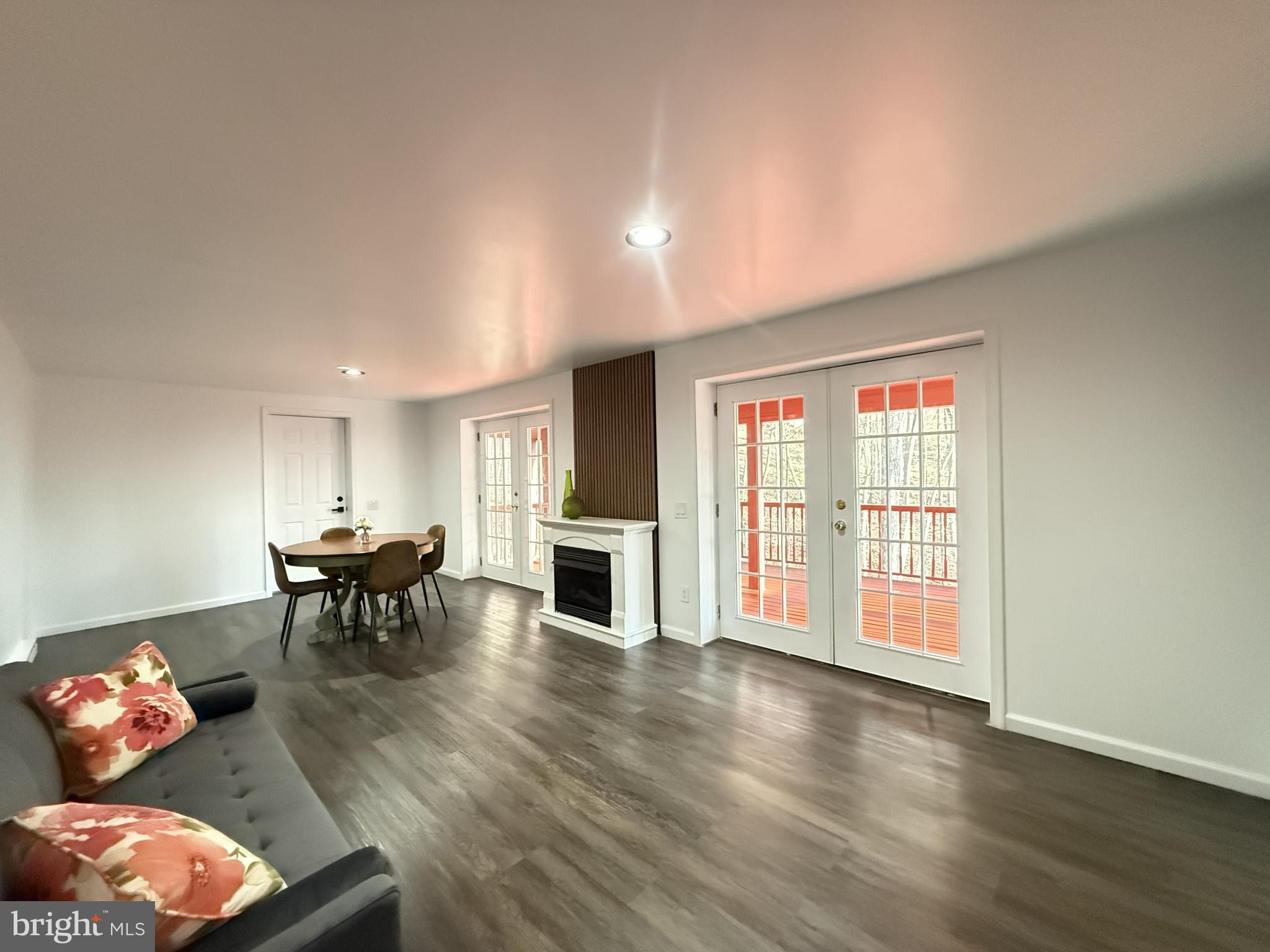 SAW CREEK ESTATES - Residential