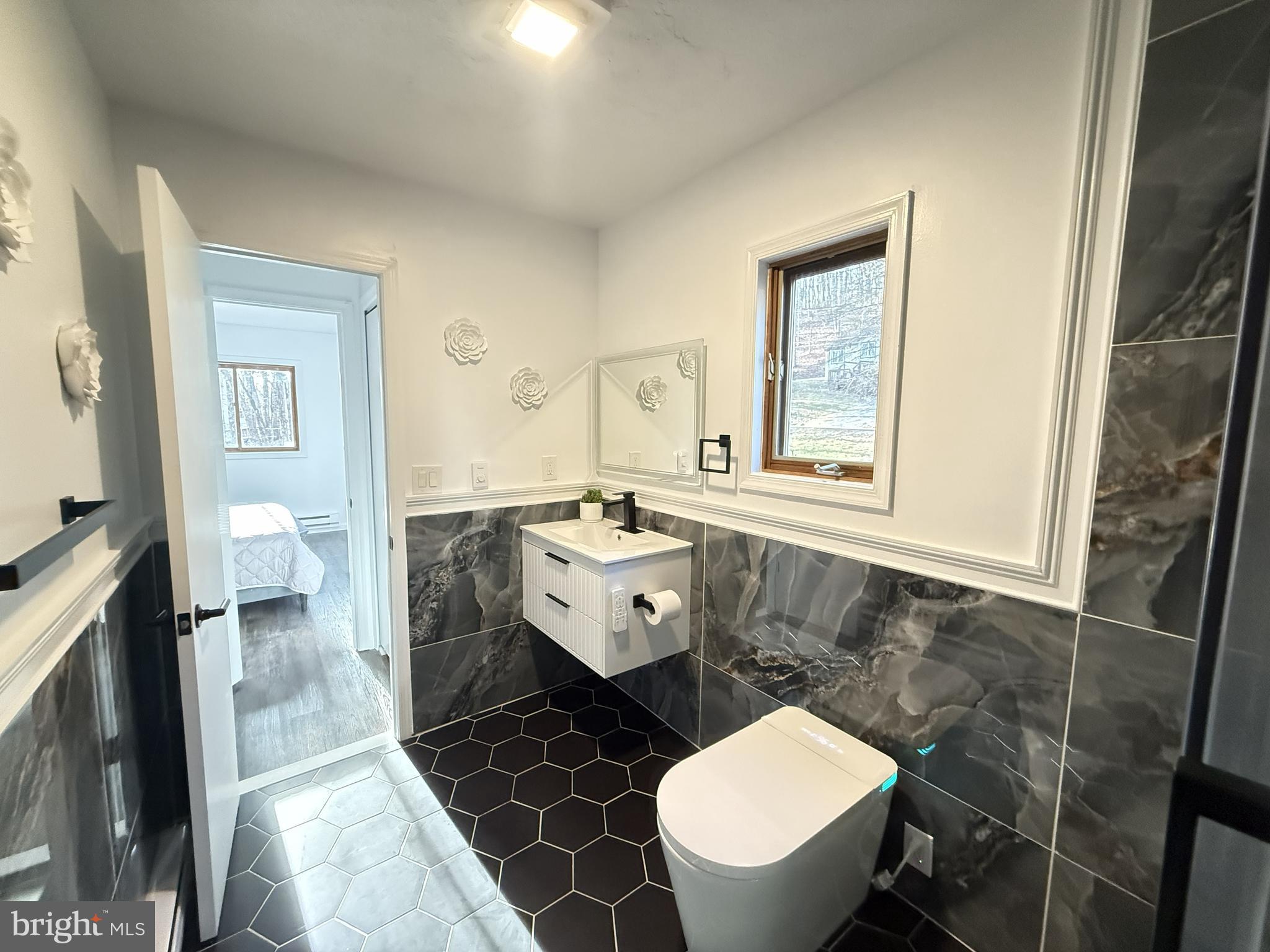 SAW CREEK ESTATES - Residential