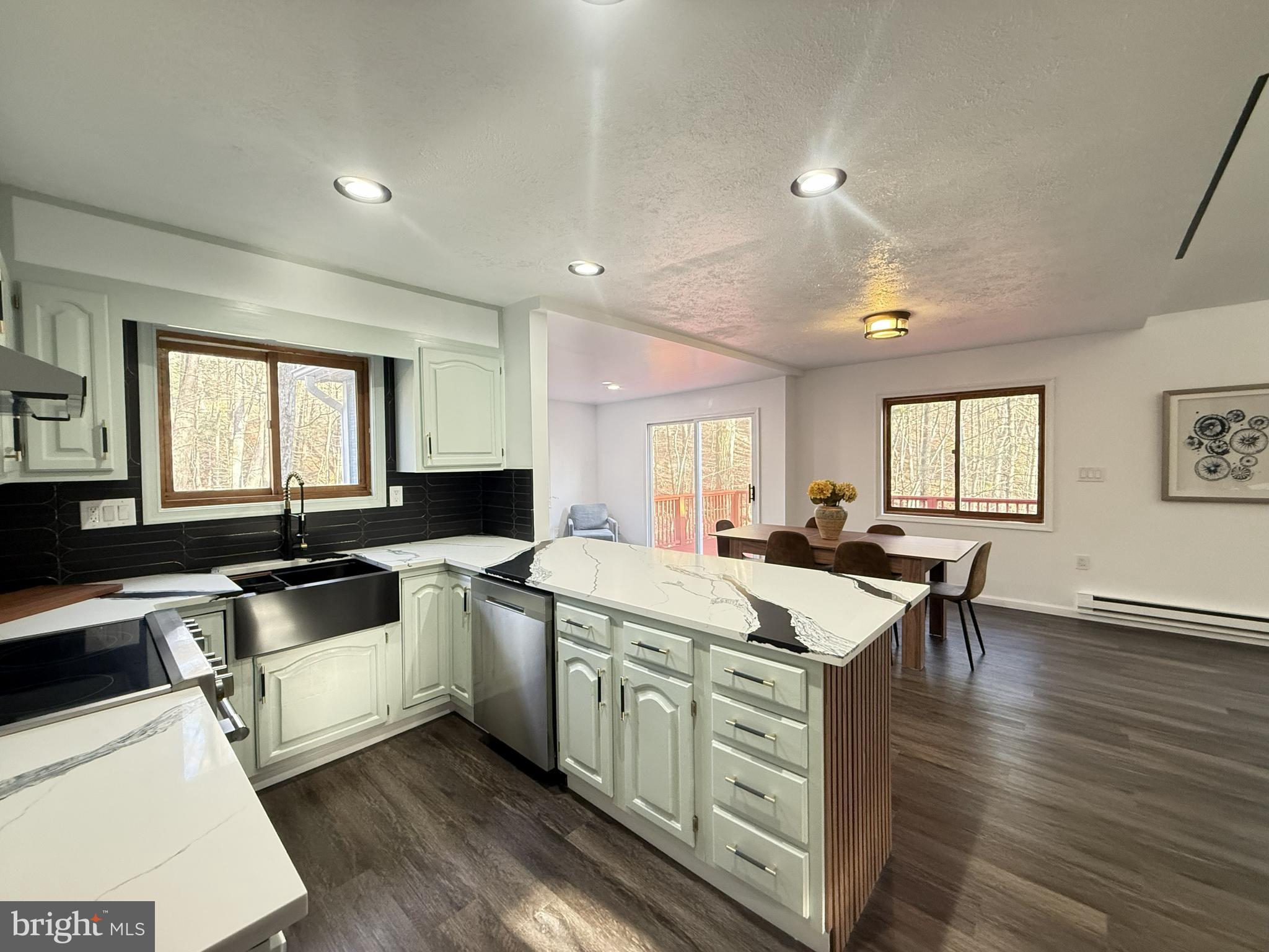 SAW CREEK ESTATES - Residential