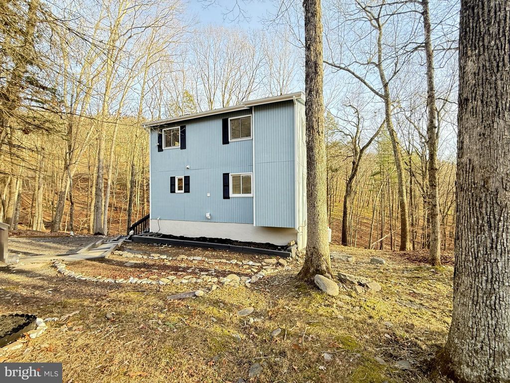 Photo of 235 Stafford Drive, BUSHKILL, PA 18324 (MLS # PAPI2000786)