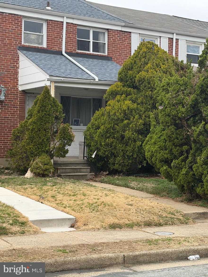 INVESTOR SPECIAL WITH STRONG RENOVATION POTENTIAL!Three-bedroom, one-bath home featuring hardwood floors, a partially finished basement, and an off-street parking pad. The roof has already been replaced. Property is being sold strictly as-is. Great opportunity for investors or ambitious buyers to renovate and add value. Convenient location near shopping, restaurants, schools, and transportation.