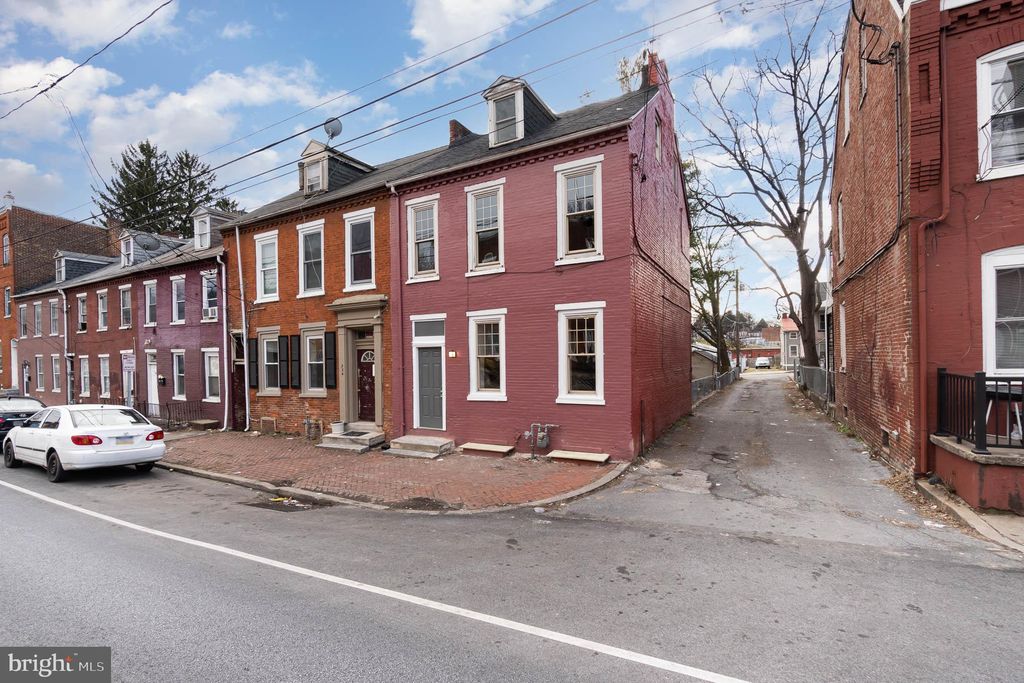 Photo of 332 S PRINCE ST, LANCASTER, PA 17603 (MLS # PALA2030370)
