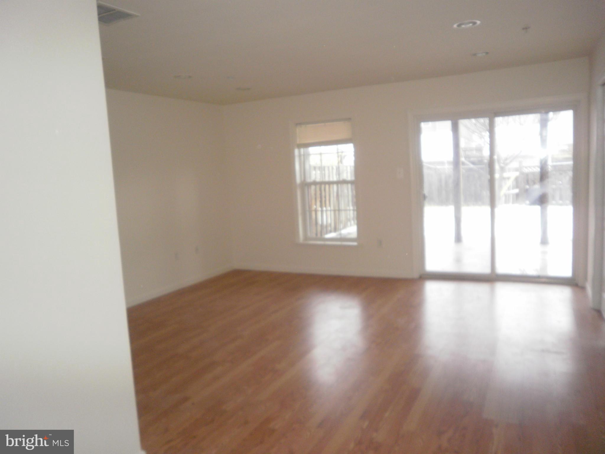 NORTH CROSSING - Residential Lease