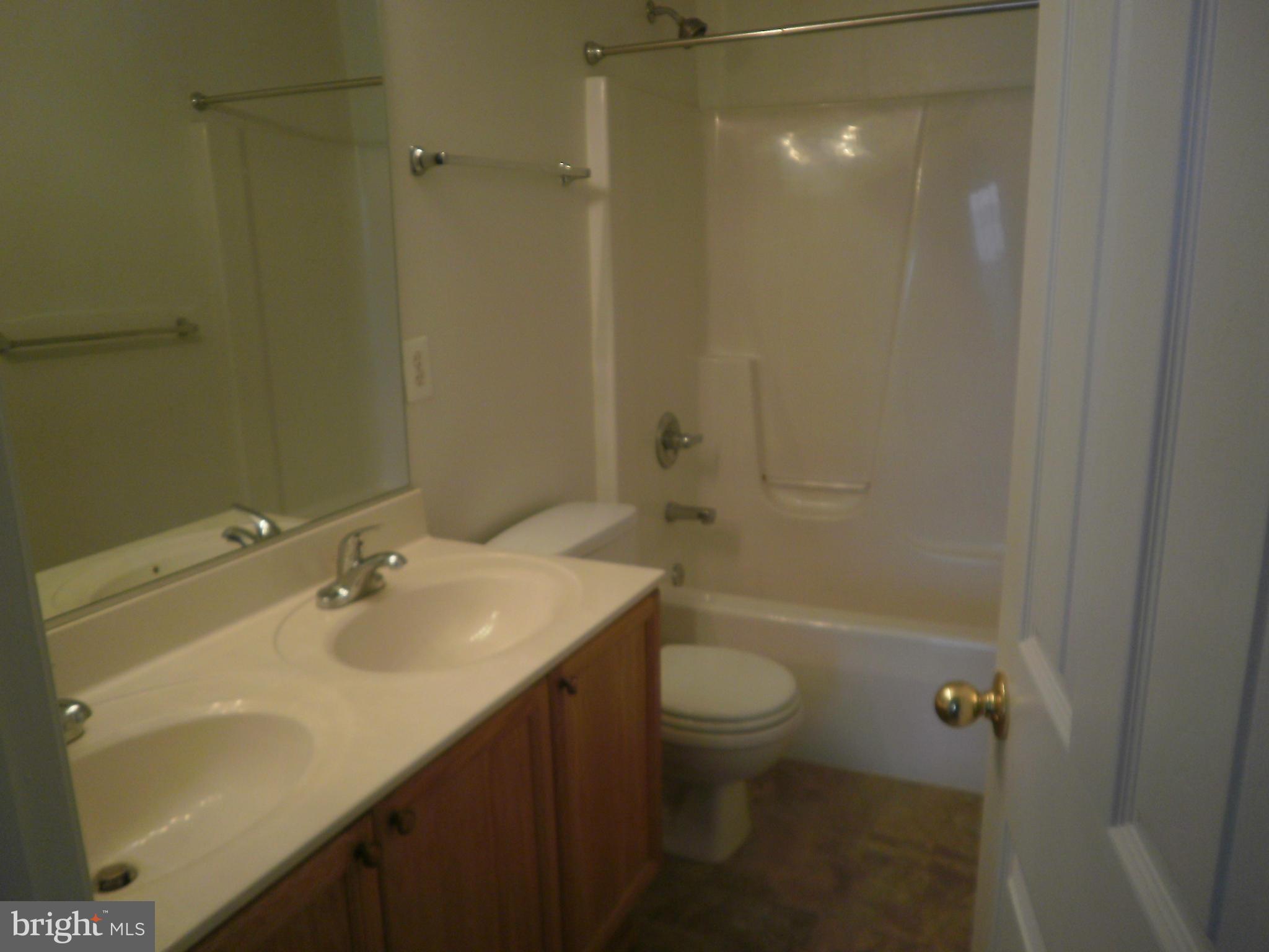 NORTH CROSSING - Residential Lease