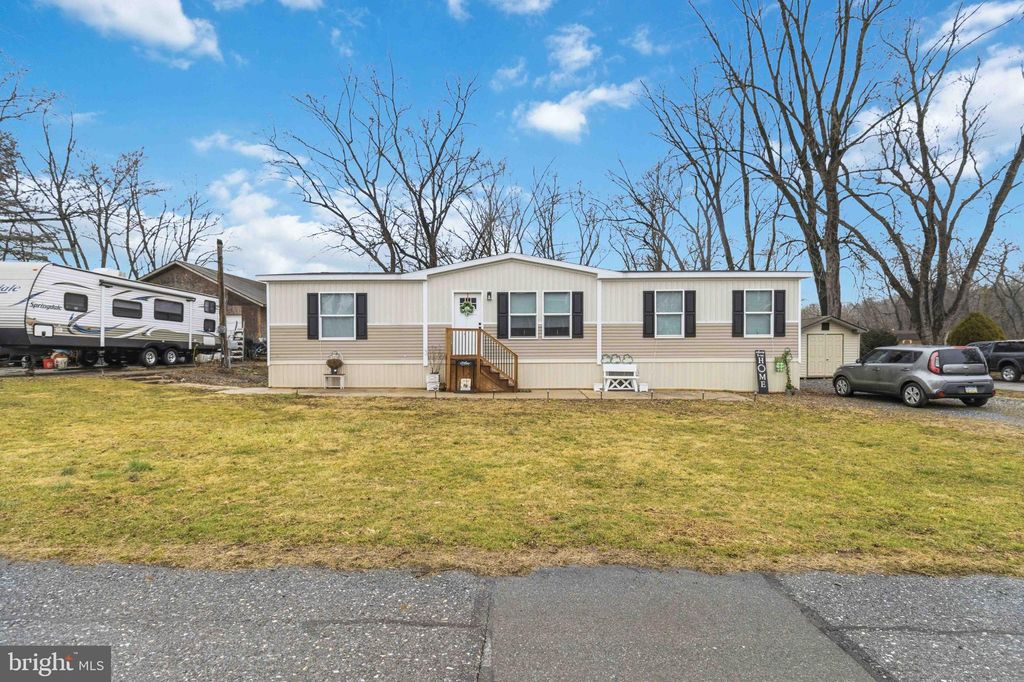 Photo of 254 Walnut Street, BAINBRIDGE, PA 17502 (MLS # PALA2083942)