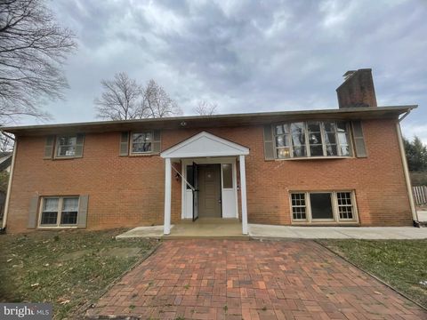 Photo of 913 N Harrison Street, ARLINGTON, VA 22205 (MLS # VAAR2069960)