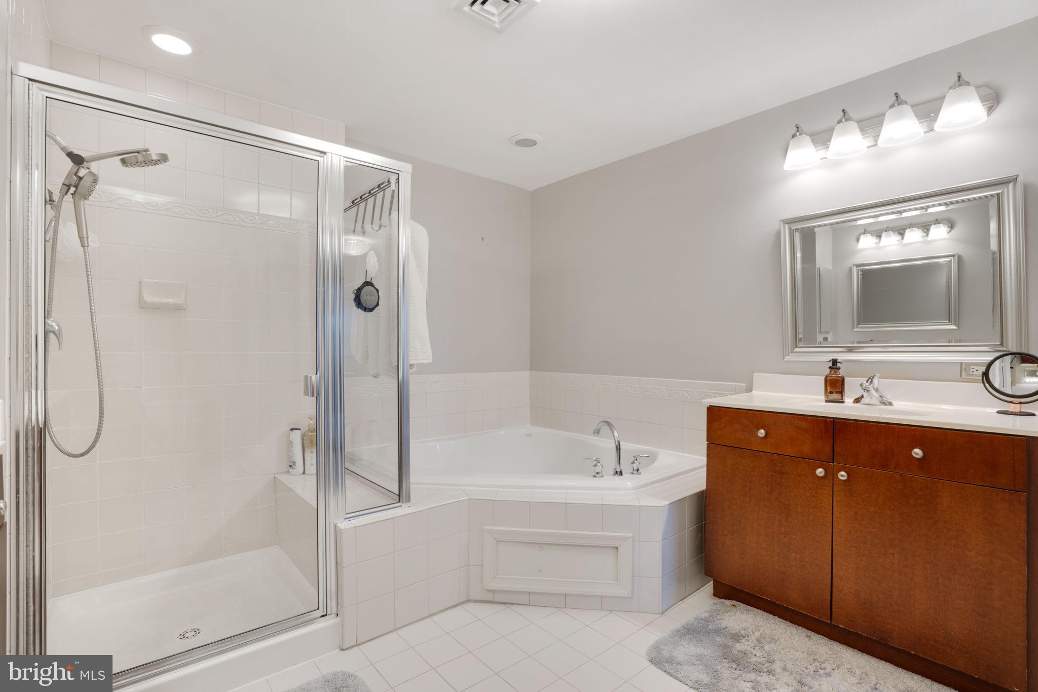 BELMONT BAY - Residential