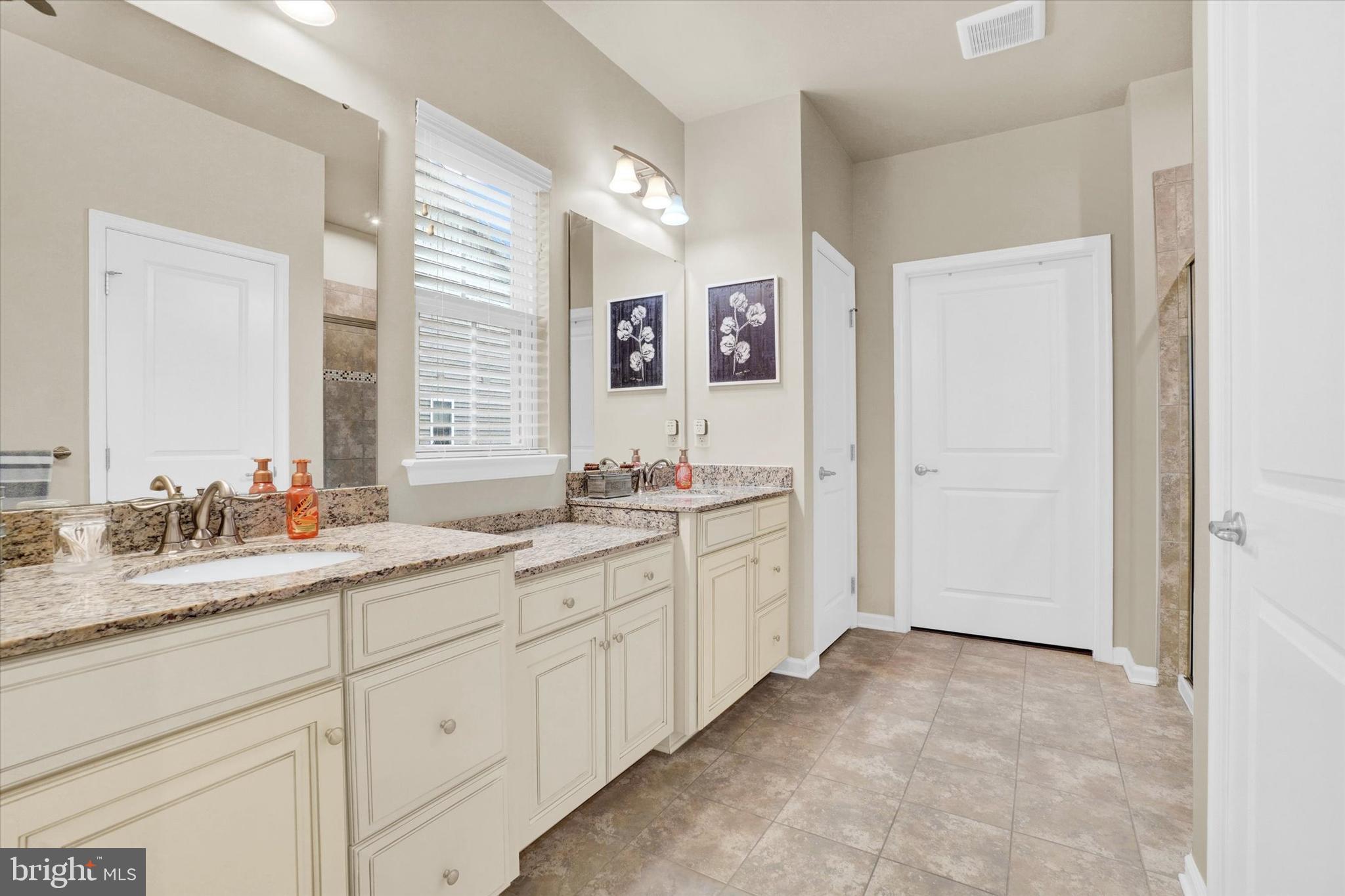 REGENTS' GLEN/GREENLEIGH - Residential