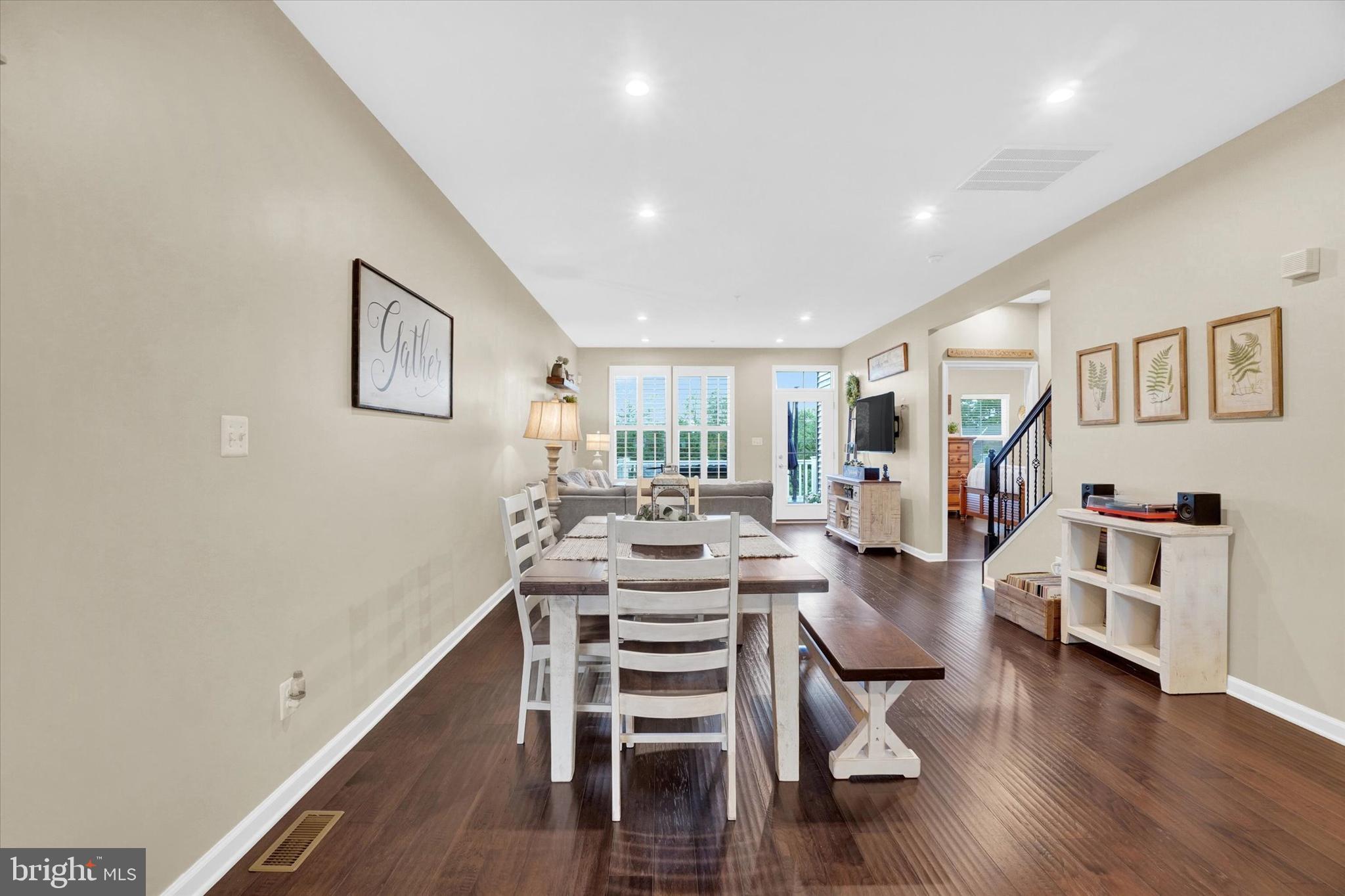 REGENTS' GLEN/GREENLEIGH - Residential