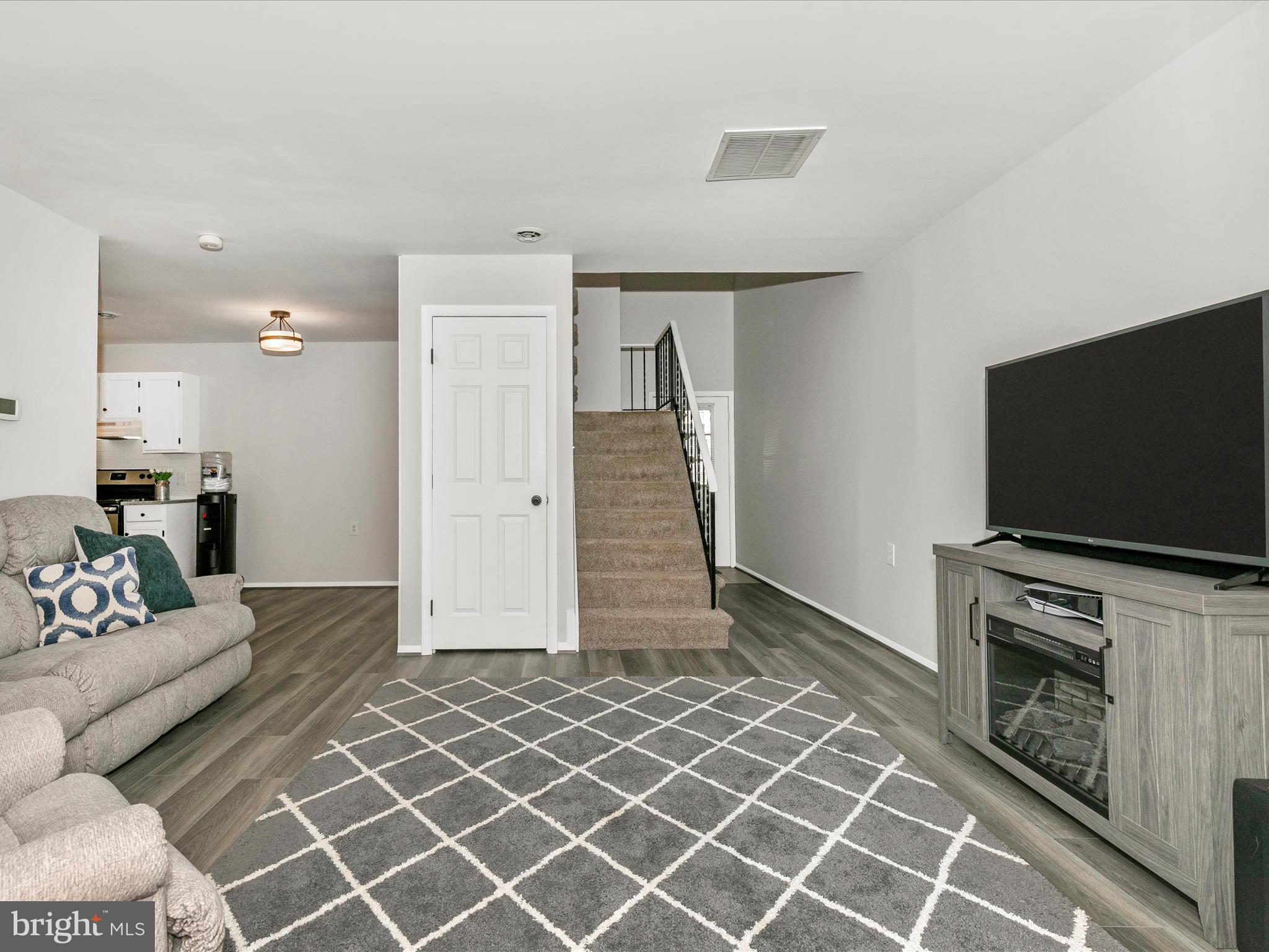 MOUNTAIN VILLAGE - Residential