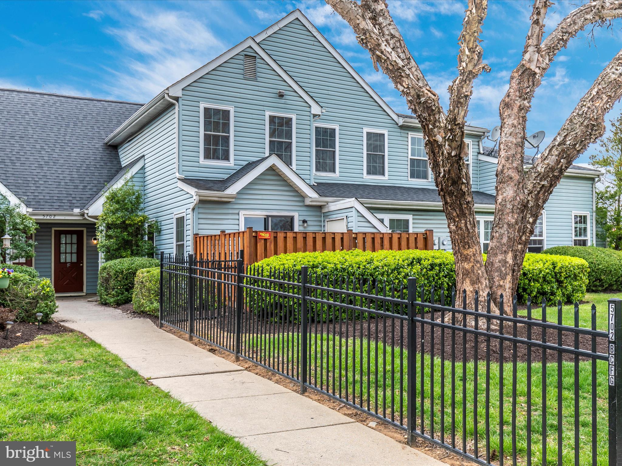 MOUNTAIN VILLAGE - Residential