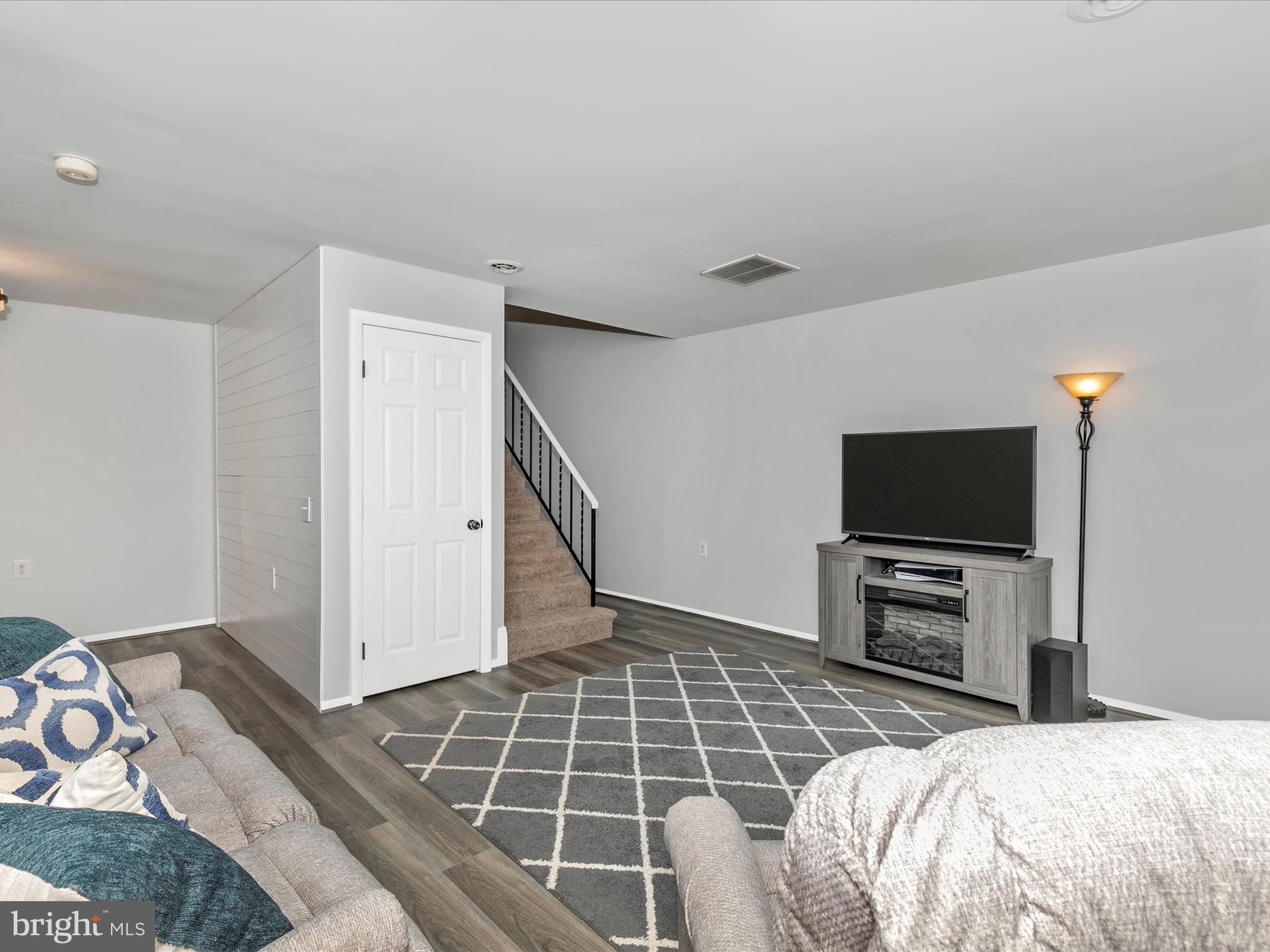 MOUNTAIN VILLAGE - Residential