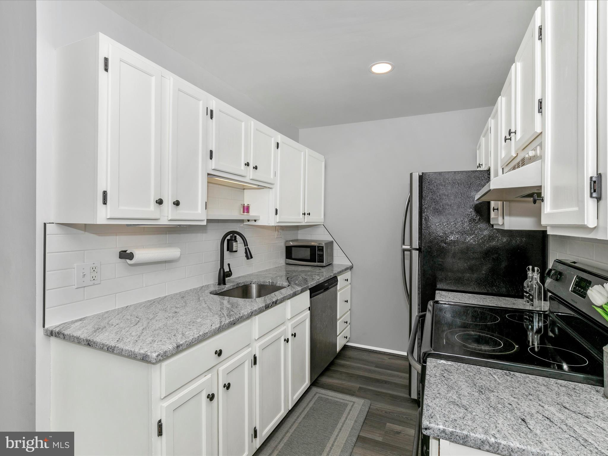 MOUNTAIN VILLAGE - Residential