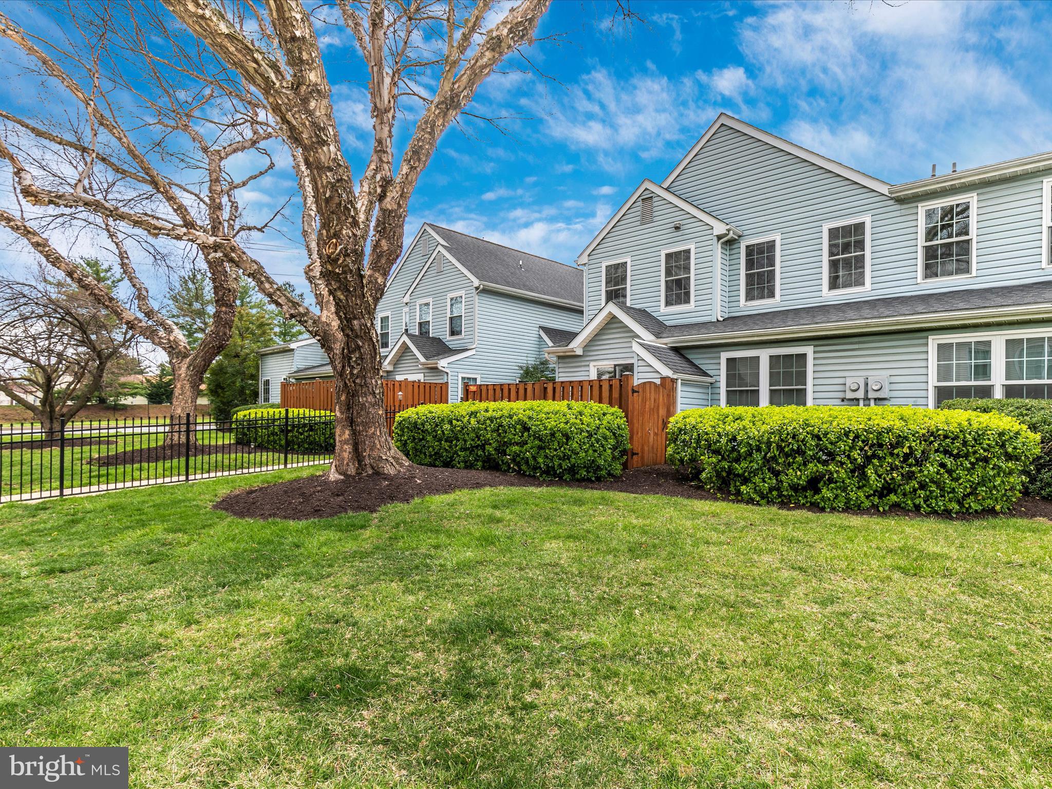 MOUNTAIN VILLAGE - Residential