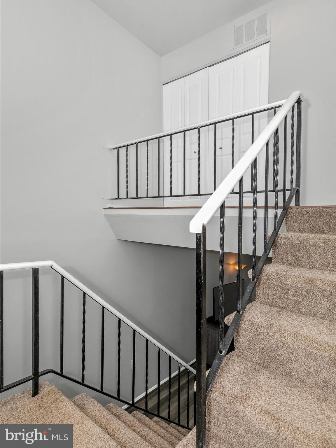 MOUNTAIN VILLAGE - Residential