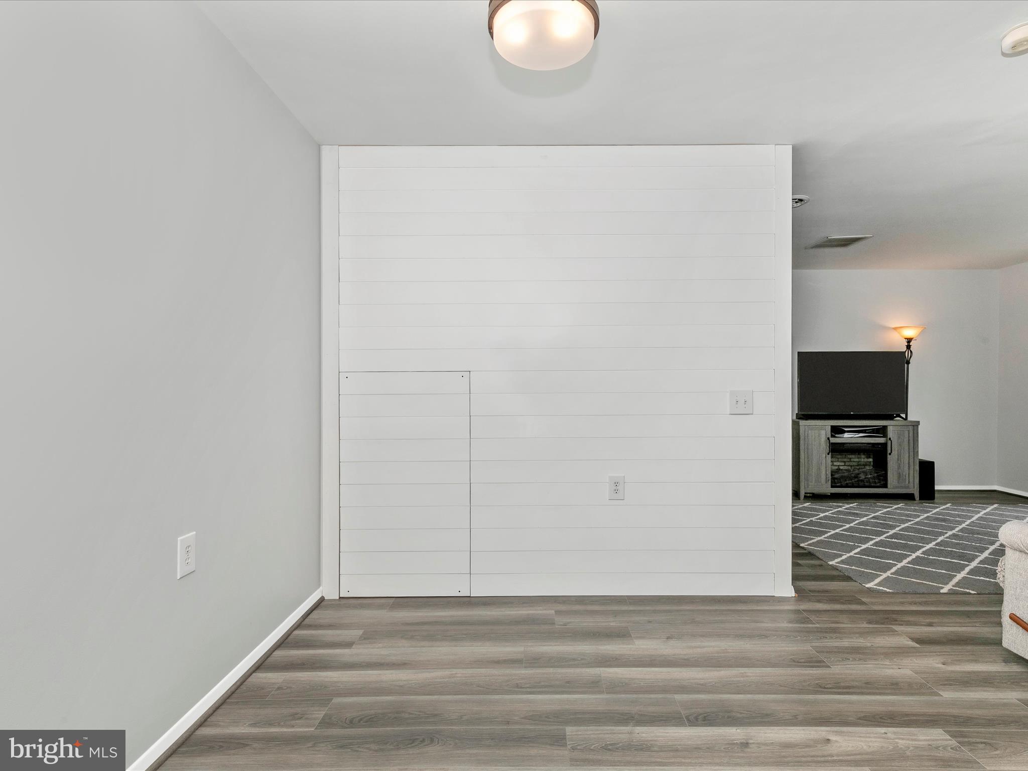 MOUNTAIN VILLAGE - Residential