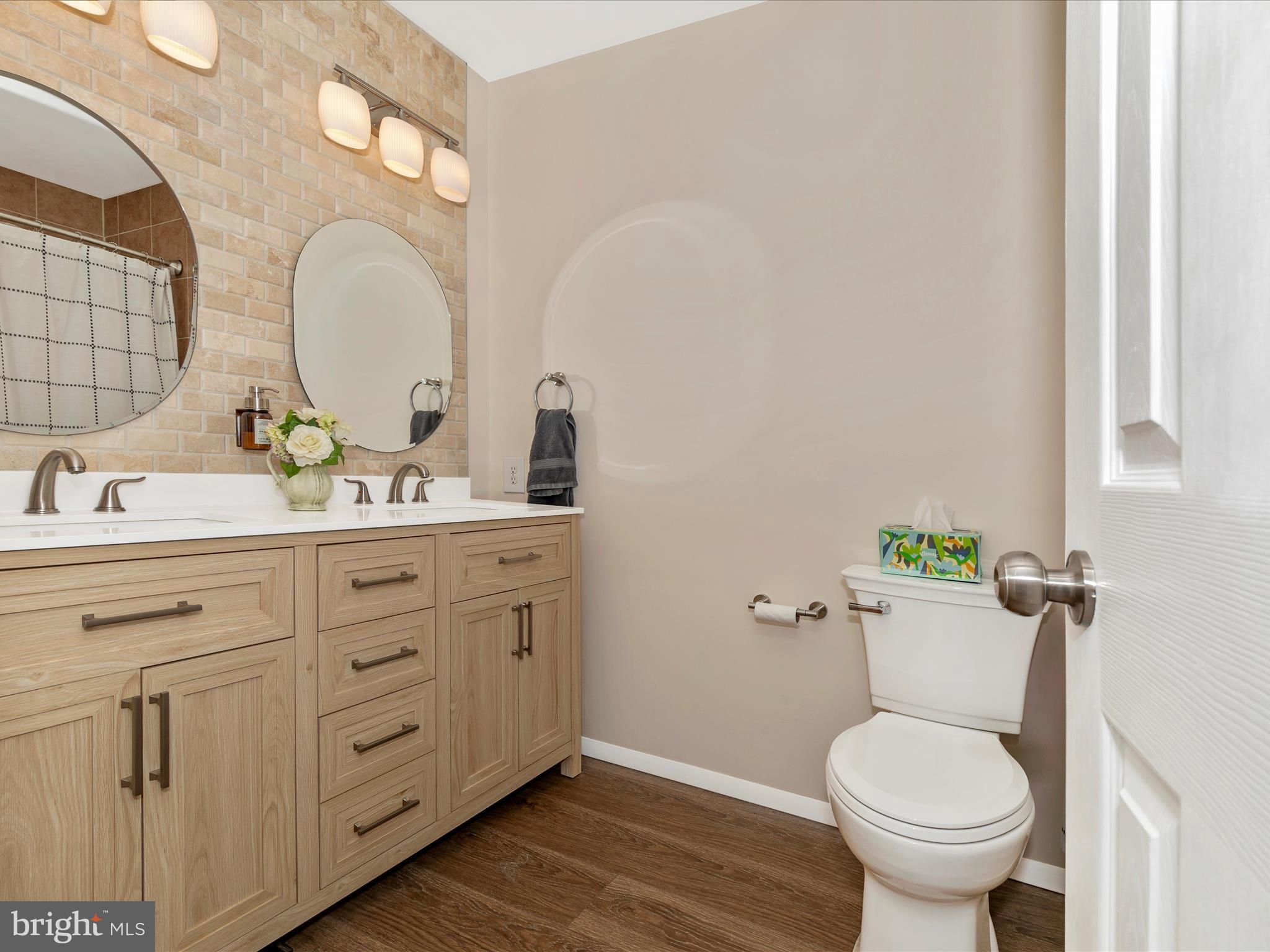 MOUNTAIN VILLAGE - Residential