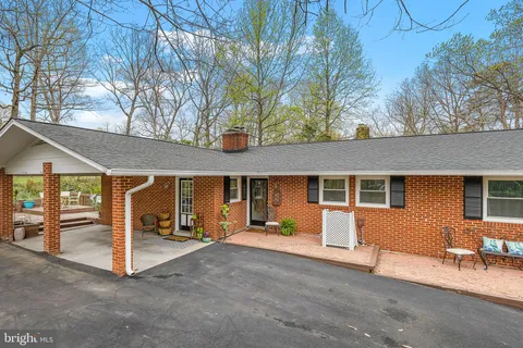 1008 Harbour Drive, Stafford, VA MLS: VAST2037948
