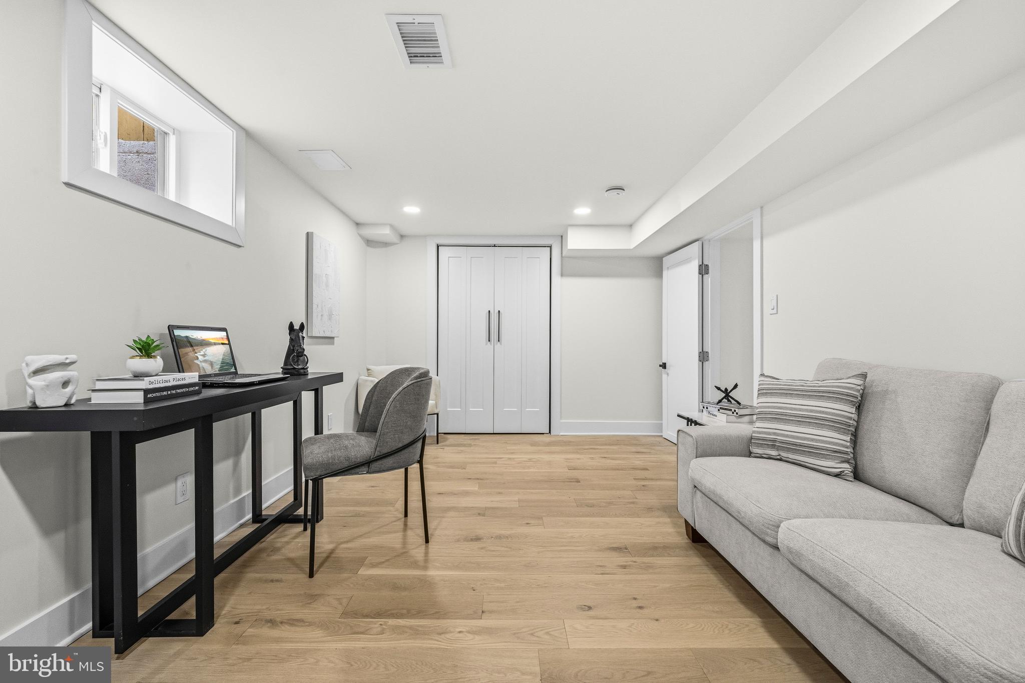 WOODACRES - Residential