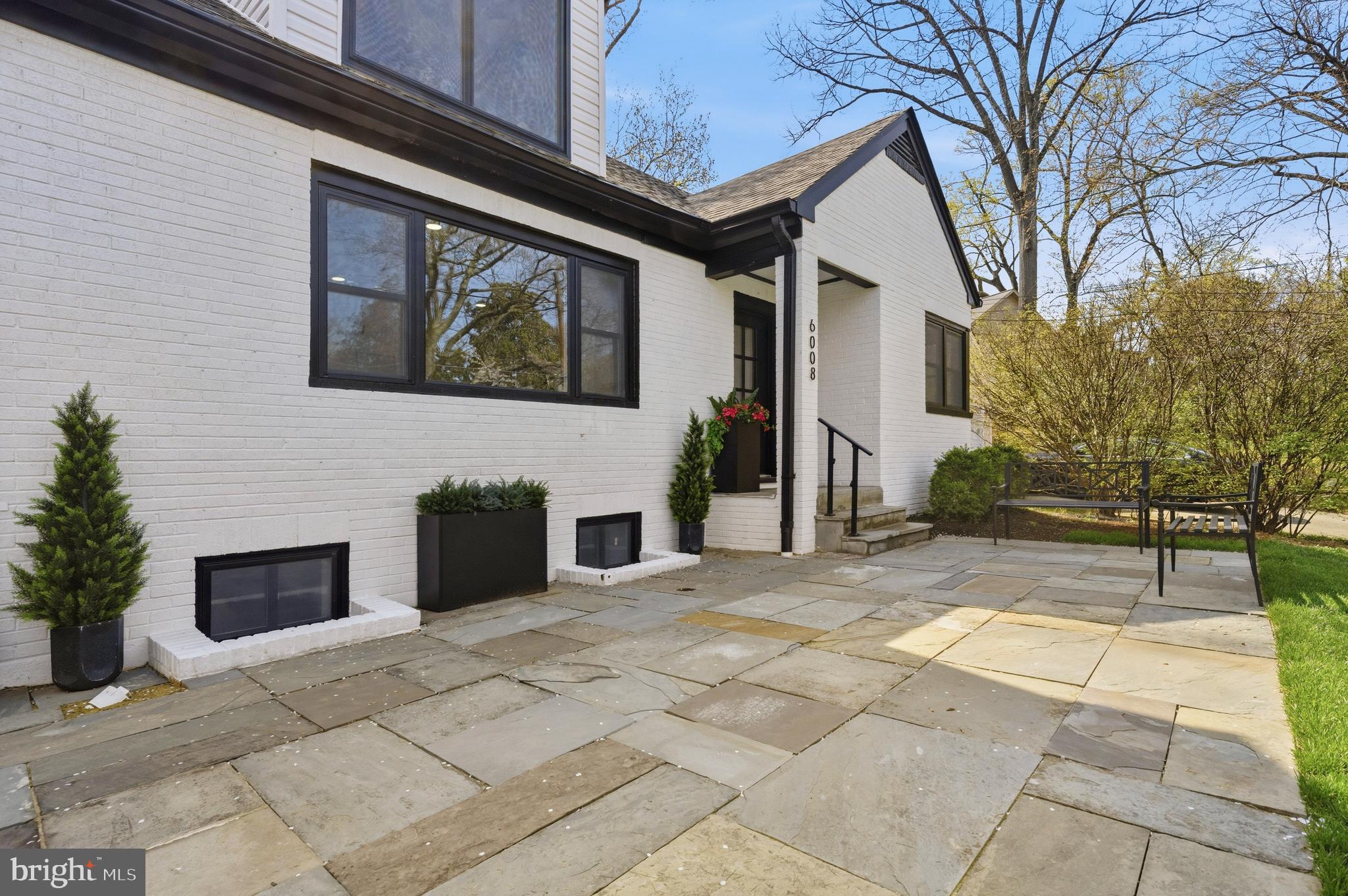 WOODACRES - Residential