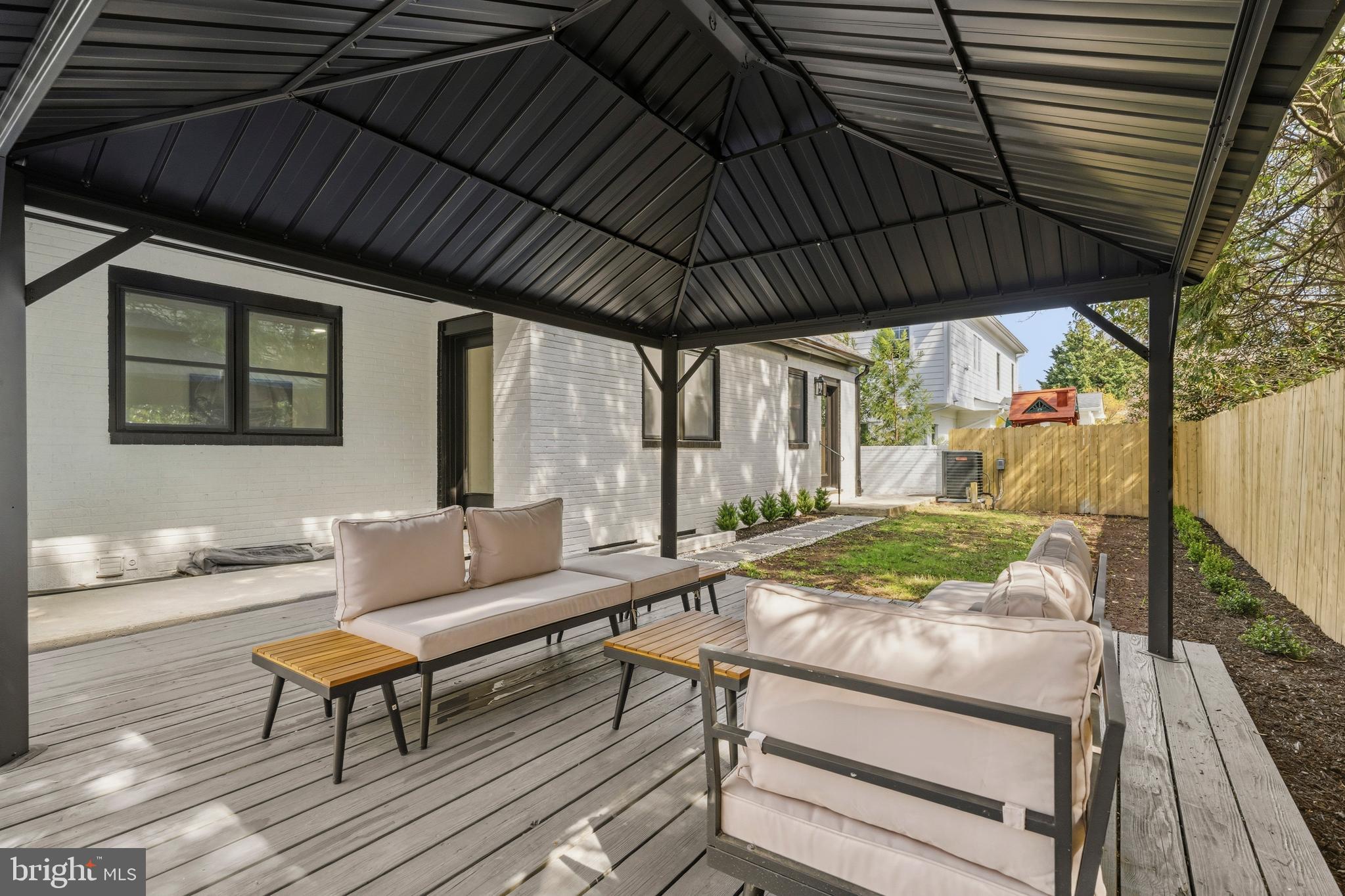 WOODACRES - Residential