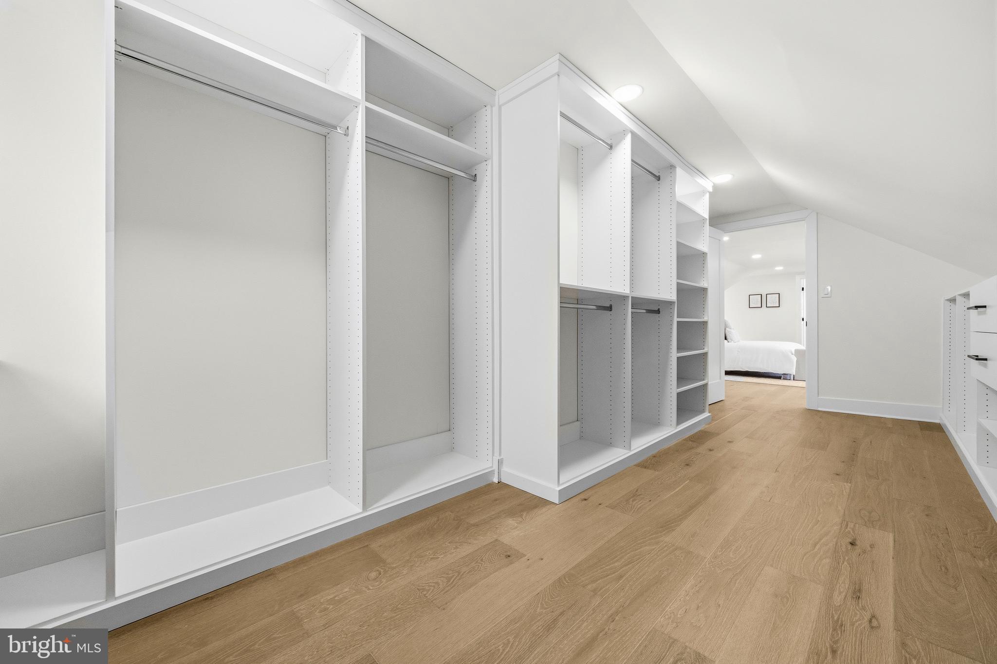 WOODACRES - Residential