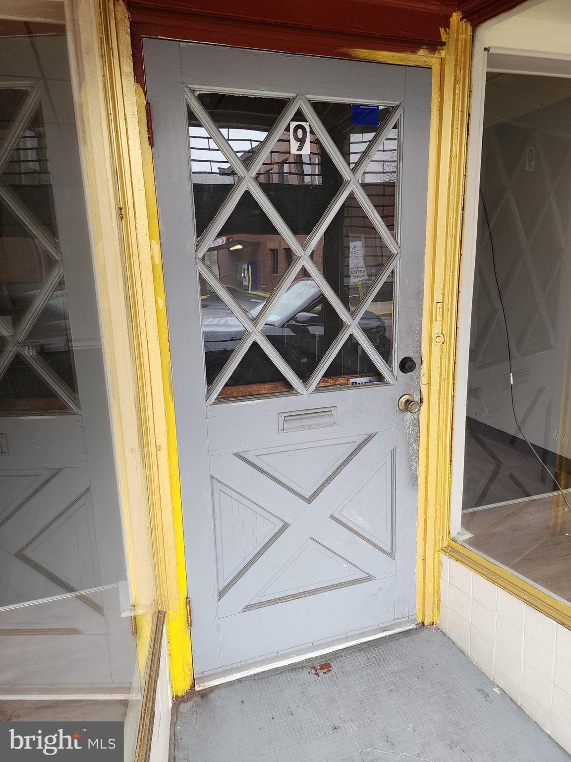 Take advantage of this excellent opportunity to lease a 1,200 sq. ft. commercial space in a high-visibility location. This versatile property features two separate storefronts, allowing for dual business opportunities or a spacious retail/office setup. Inside, you'll find a half bath, a storage closet, and an open layout ready to accommodate your vision. Lease is $950/month plus utilities, and all business plans must be approved by the city. Perfect for retail, office, or professional services! Don't miss out on this affordable and flexible commercial space—schedule a showing today!