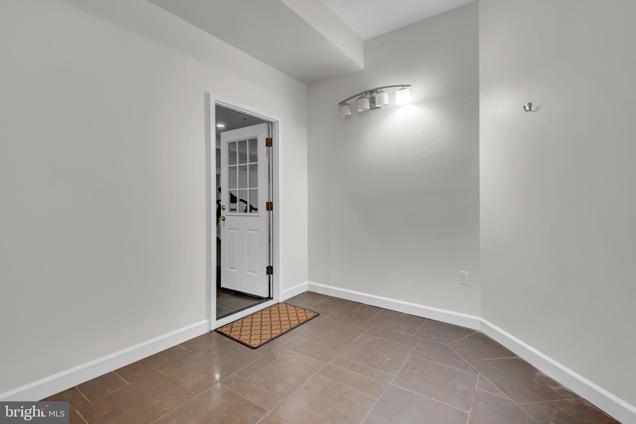 TANTALLON ON THE POTOMAC - Residential