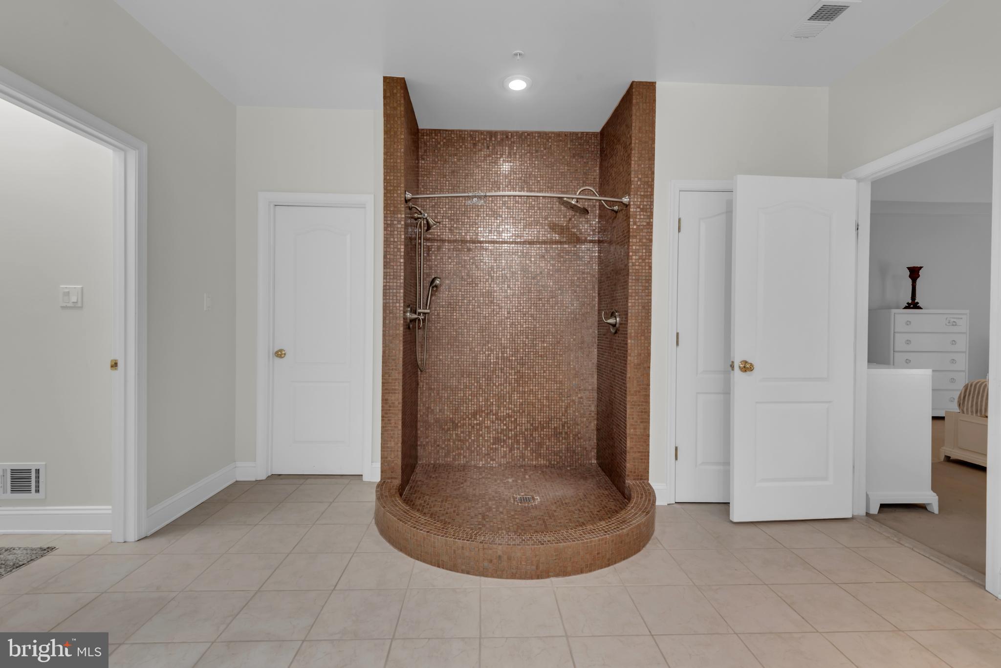 TANTALLON ON THE POTOMAC - Residential