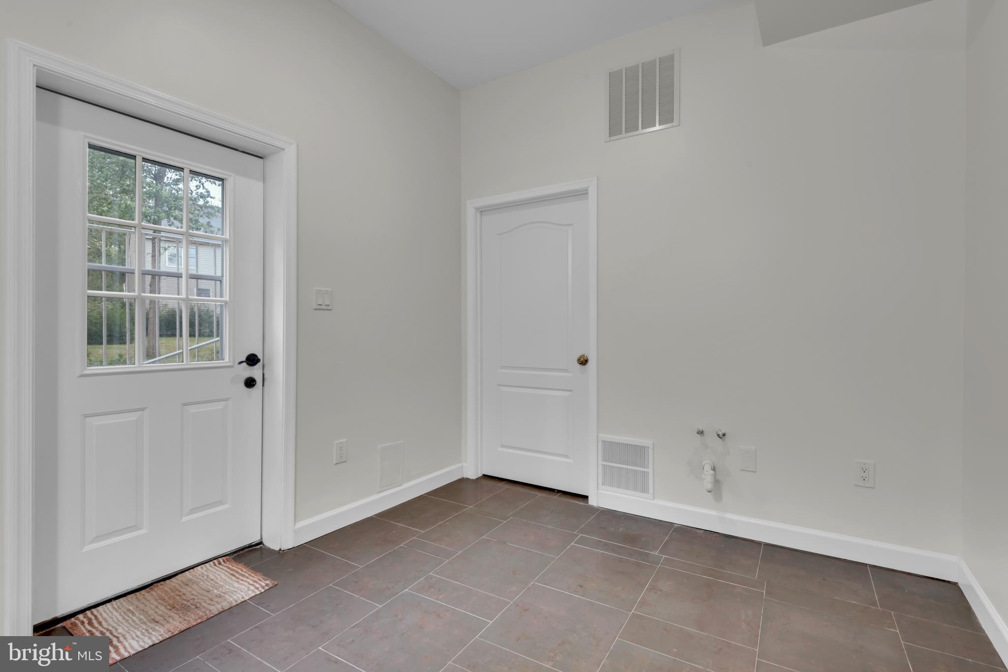 TANTALLON ON THE POTOMAC - Residential