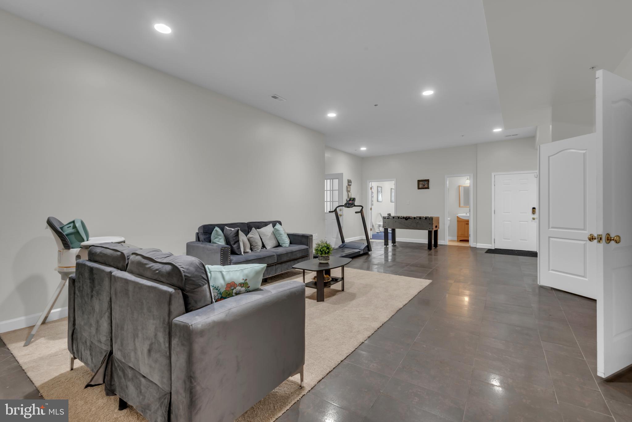 TANTALLON ON THE POTOMAC - Residential