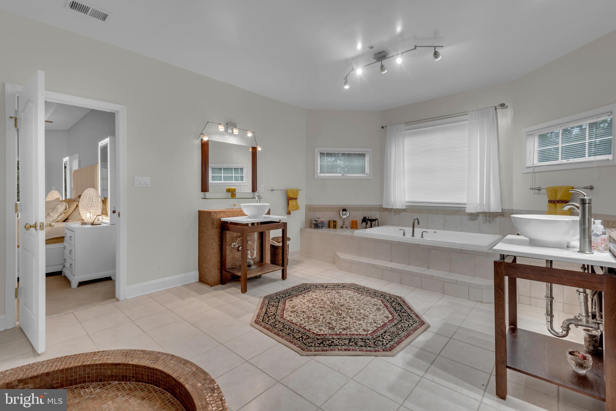 TANTALLON ON THE POTOMAC - Residential