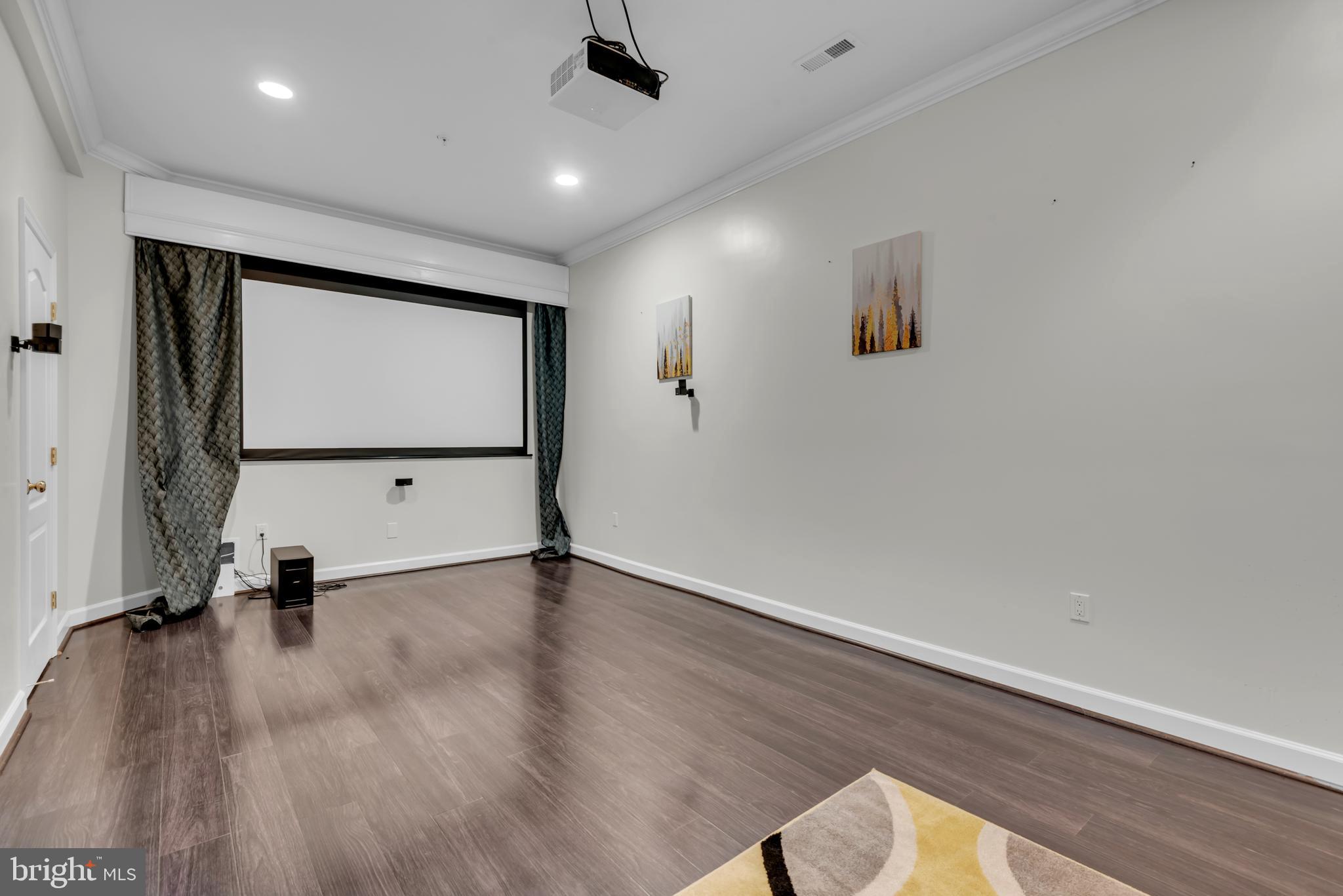 TANTALLON ON THE POTOMAC - Residential