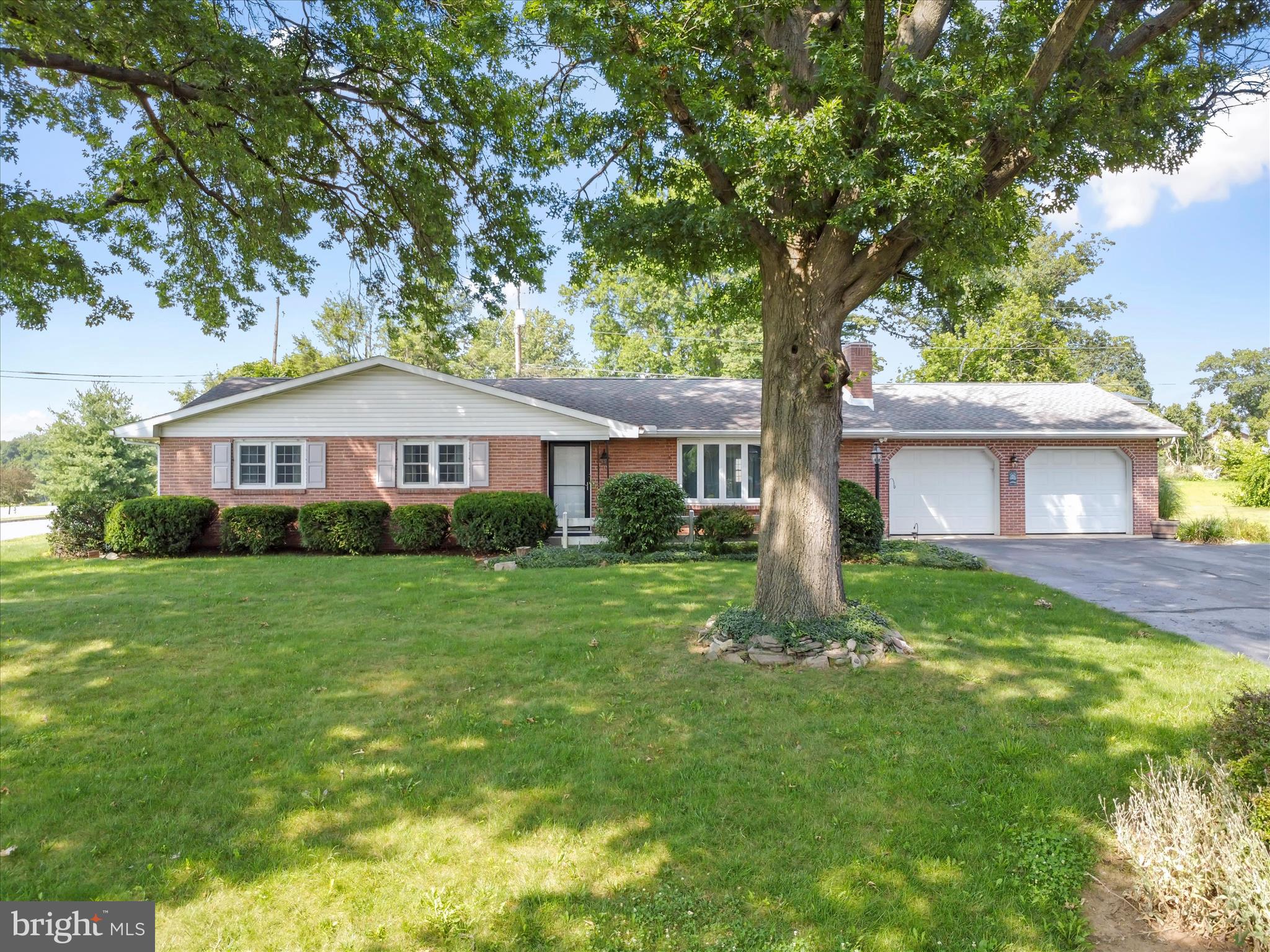 1241 APPLE TREE LANE