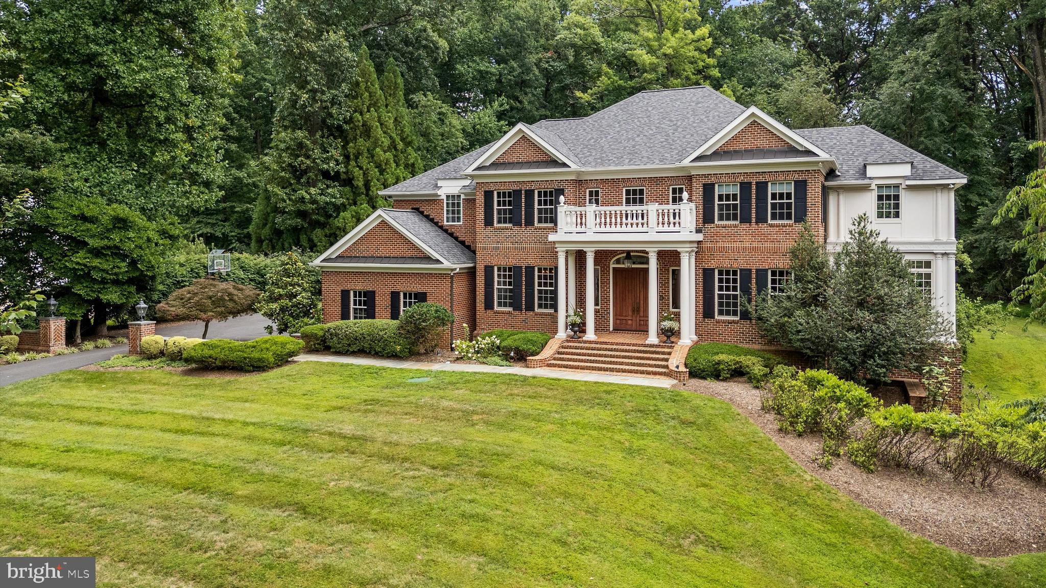 2605 CHESTNUT WOODS COURT