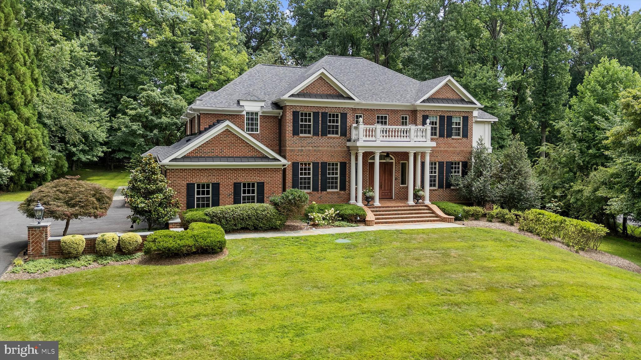 2605 CHESTNUT WOODS COURT